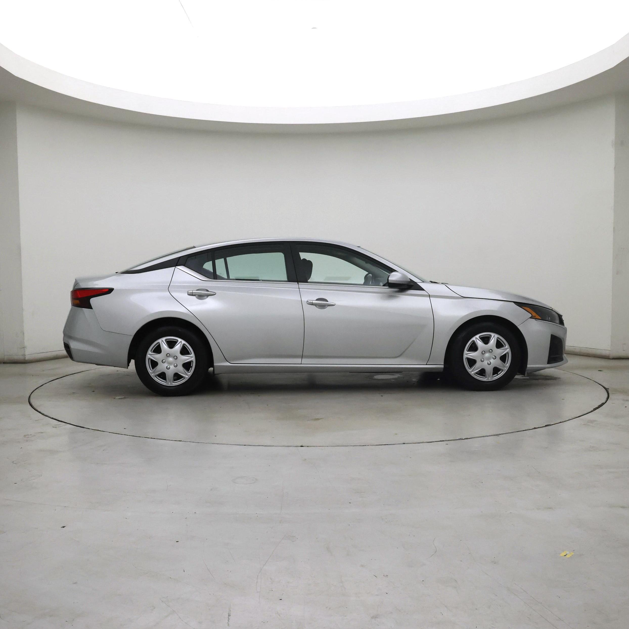 Thumbnail: 2023 Nissan Altima - 7