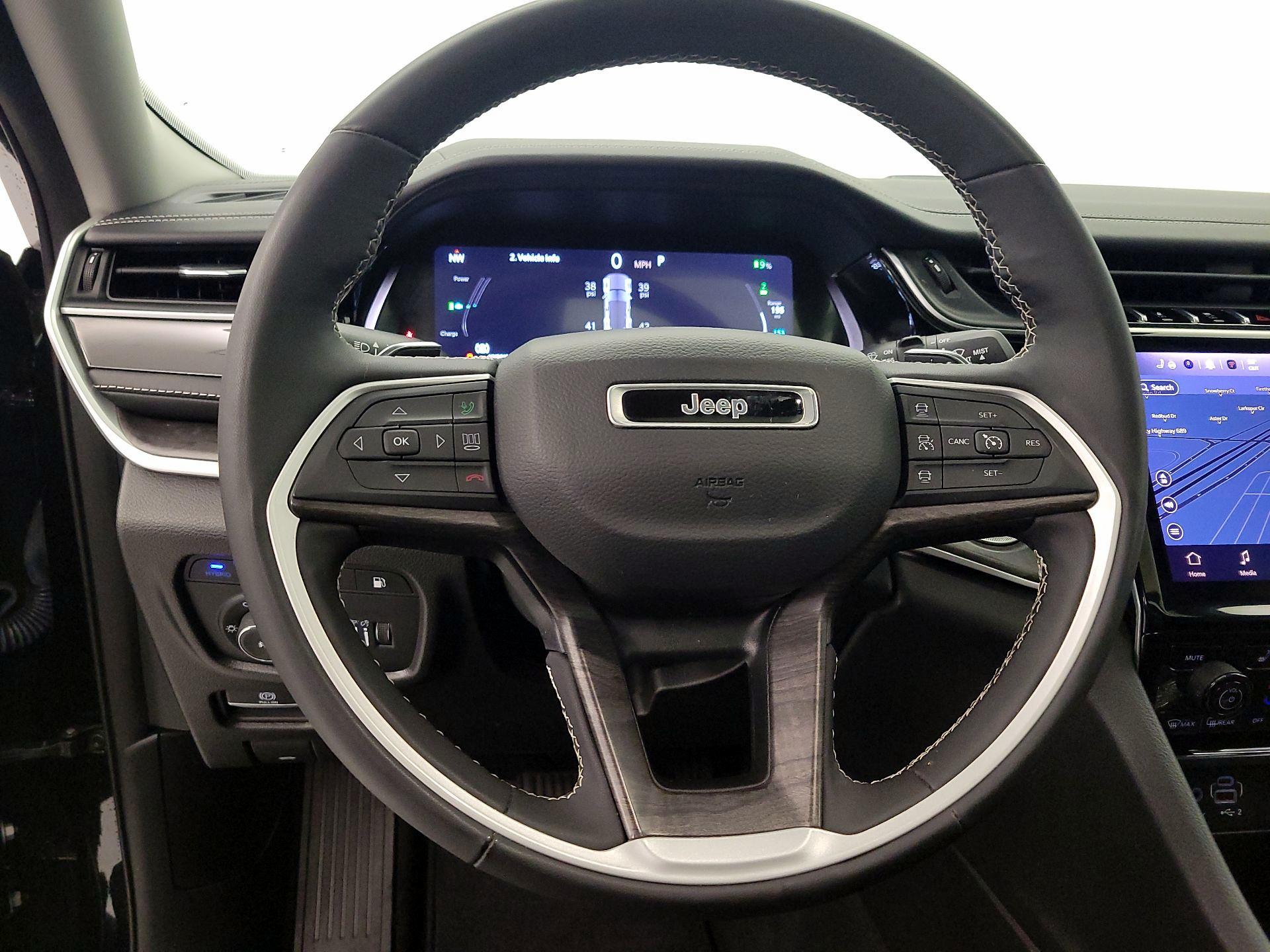 Thumbnail: 2022 Jeep Grand Cherokee - 10