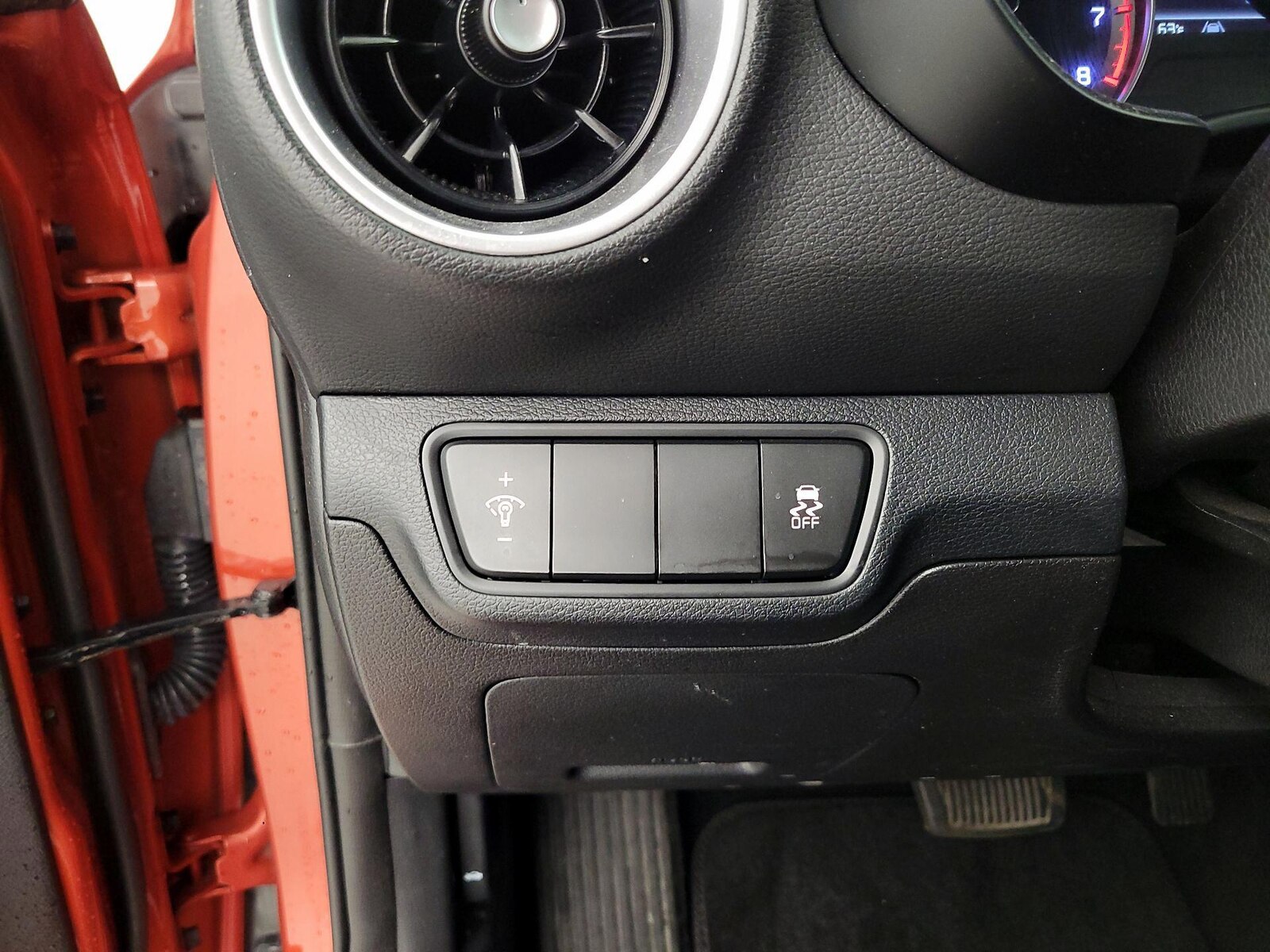 2023 Kia Forte LXS - Photo 14