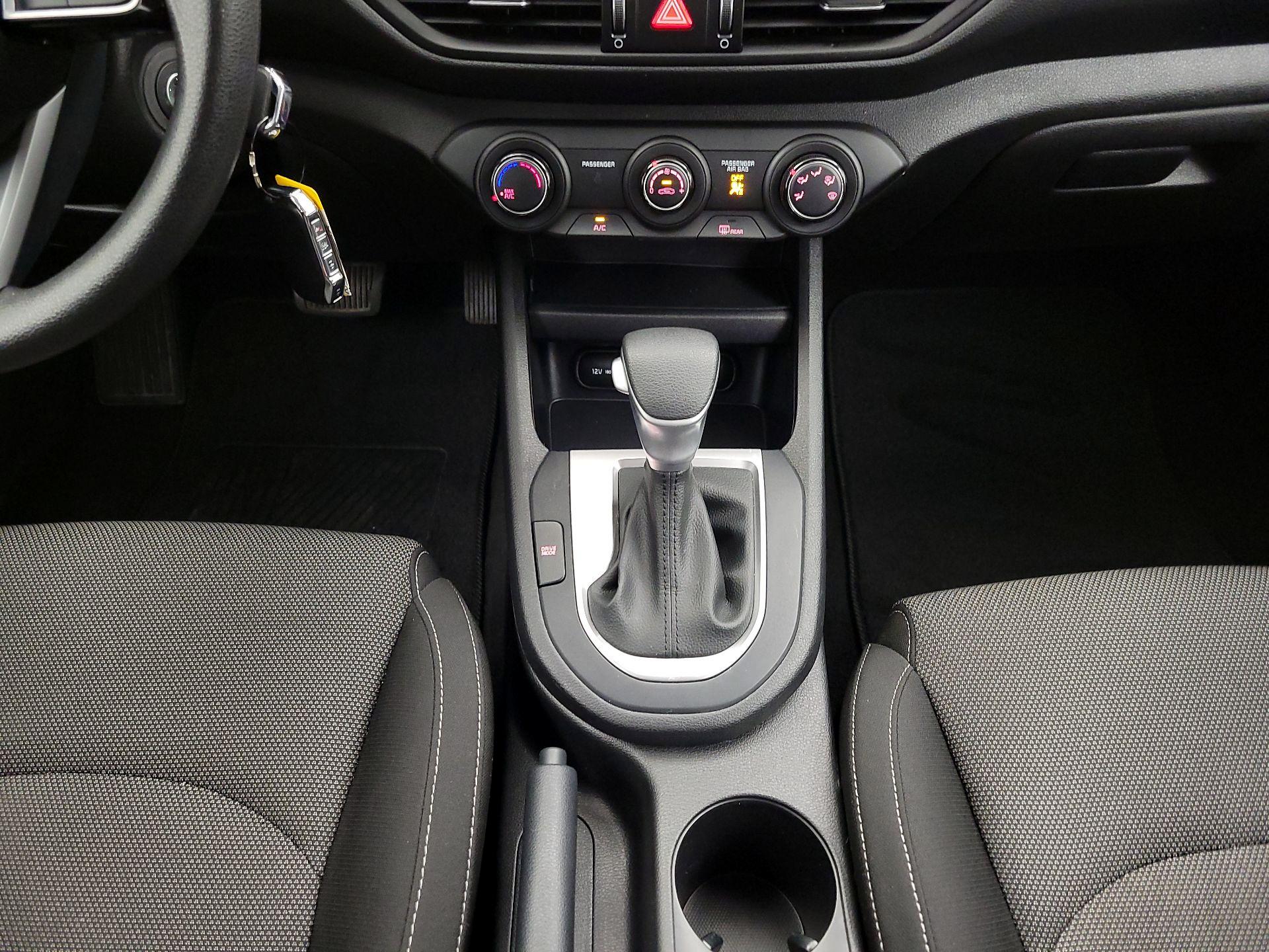Thumbnail: 2023 Kia Forte - 17