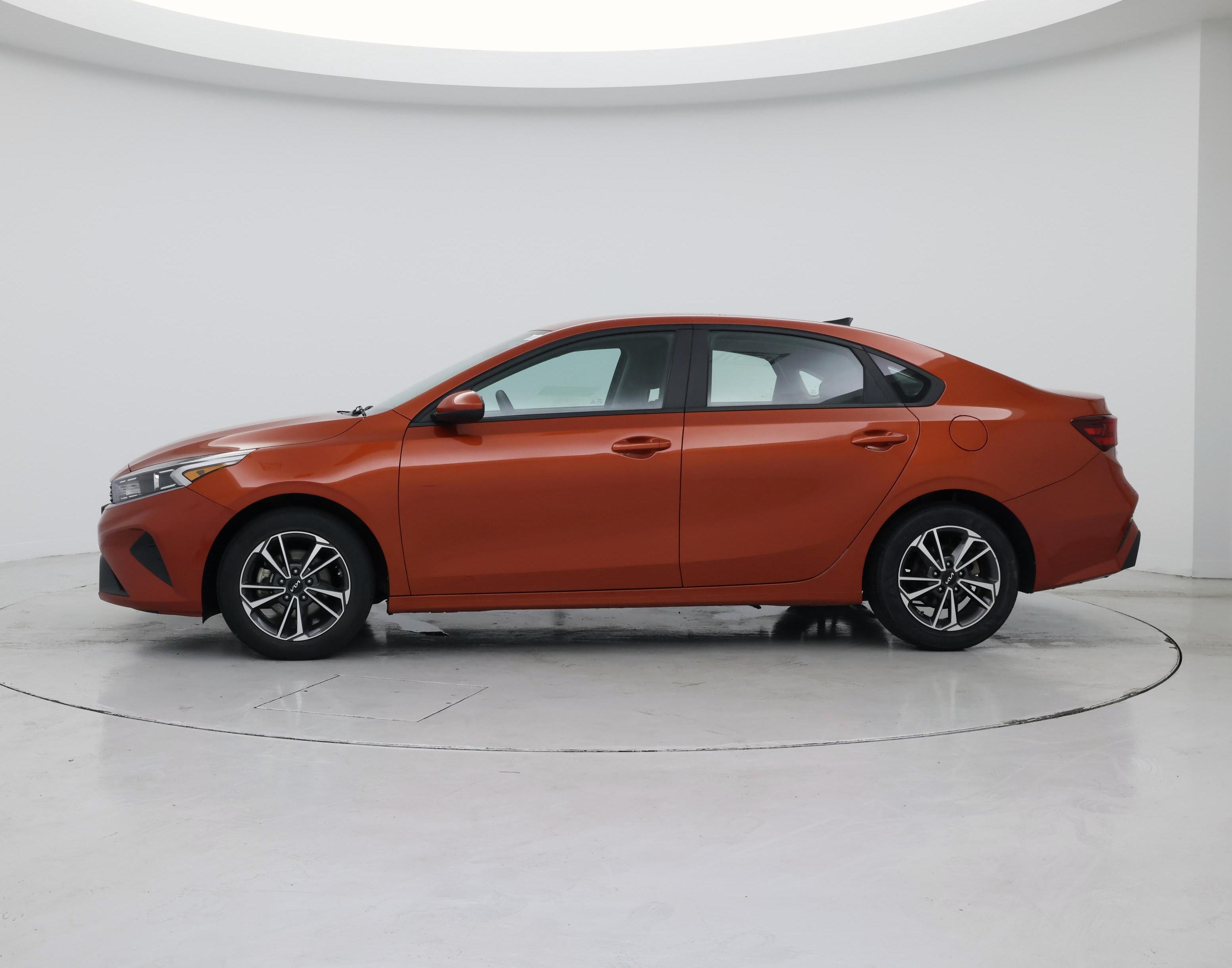 Thumbnail: 2023 Kia Forte - 3