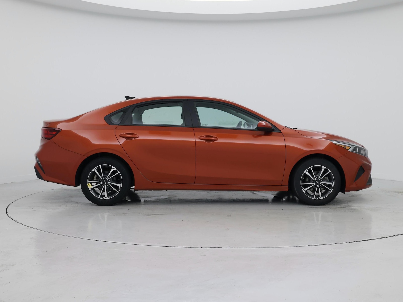 2023 Kia Forte LXS - Photo 8