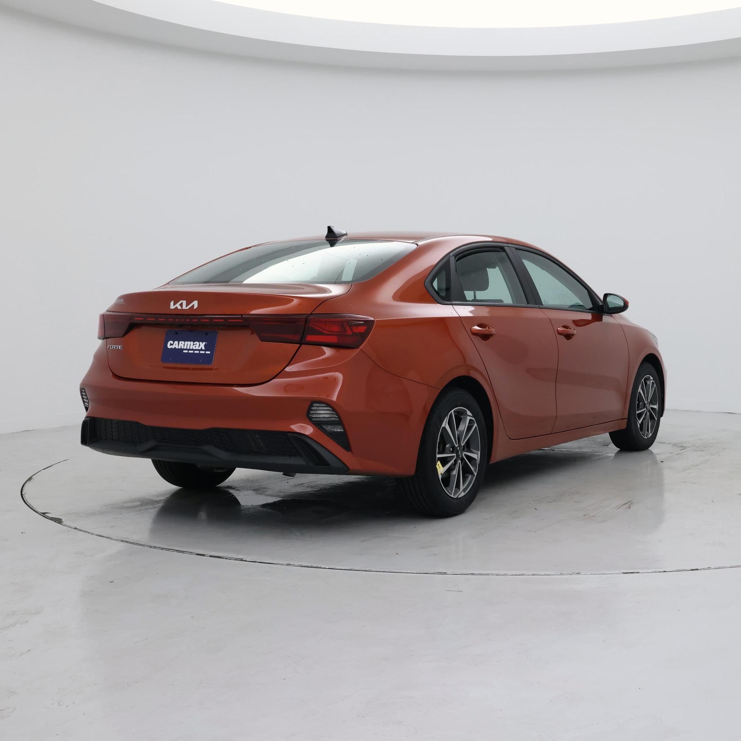 Thumbnail: 2023 Kia Forte - 8
