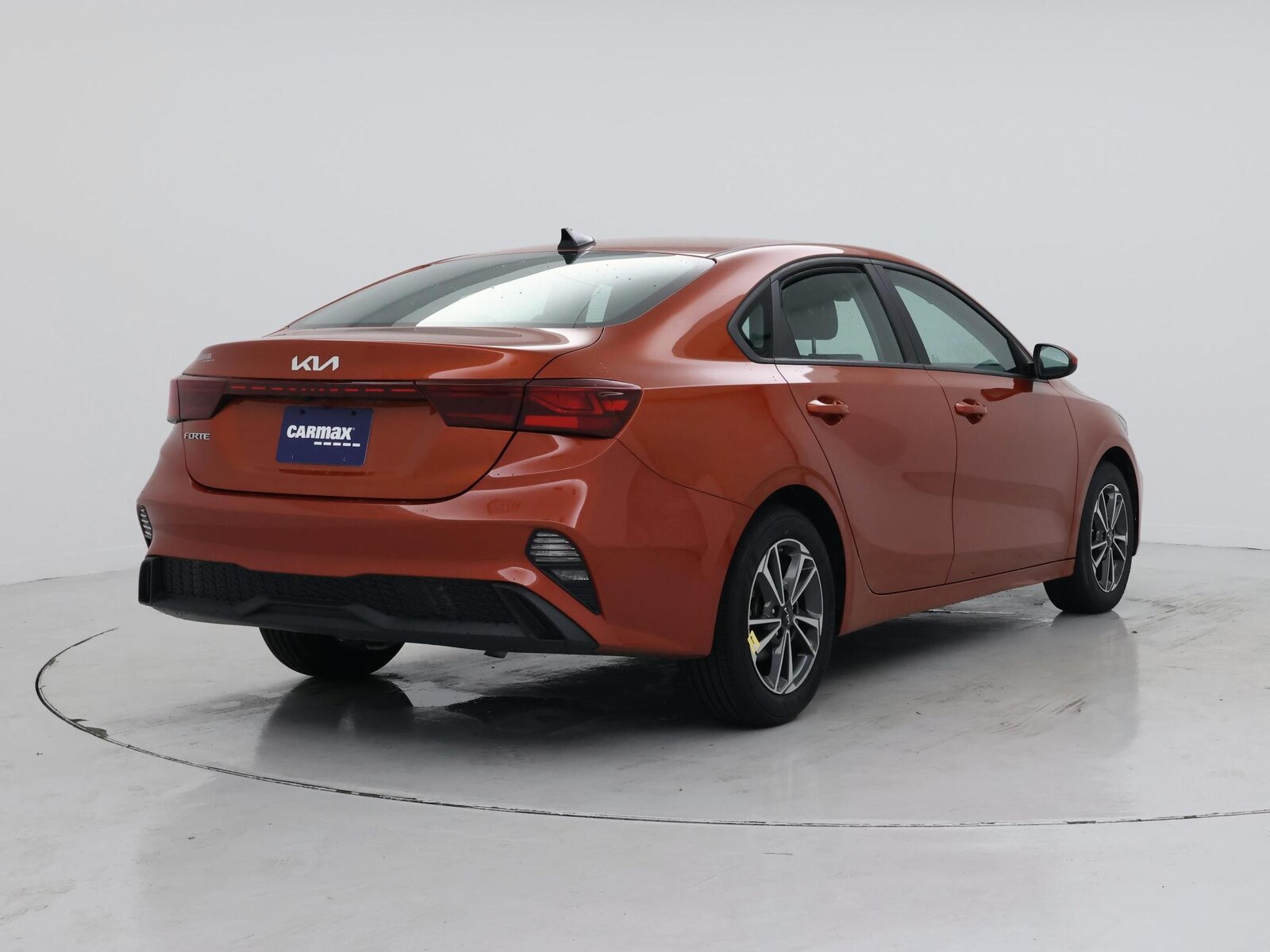 2023 Kia Forte LXS - Photo 9