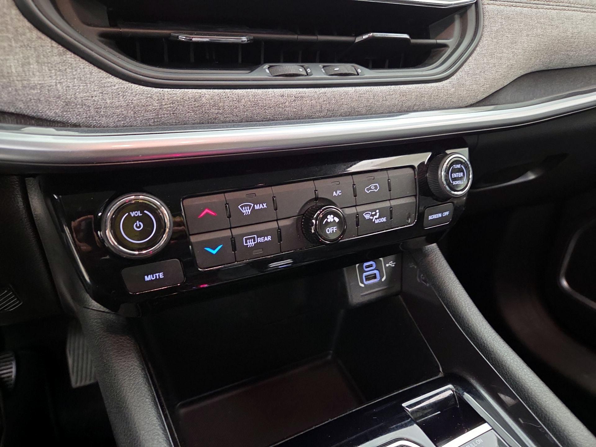 Thumbnail: 2022 Jeep Compass - 16