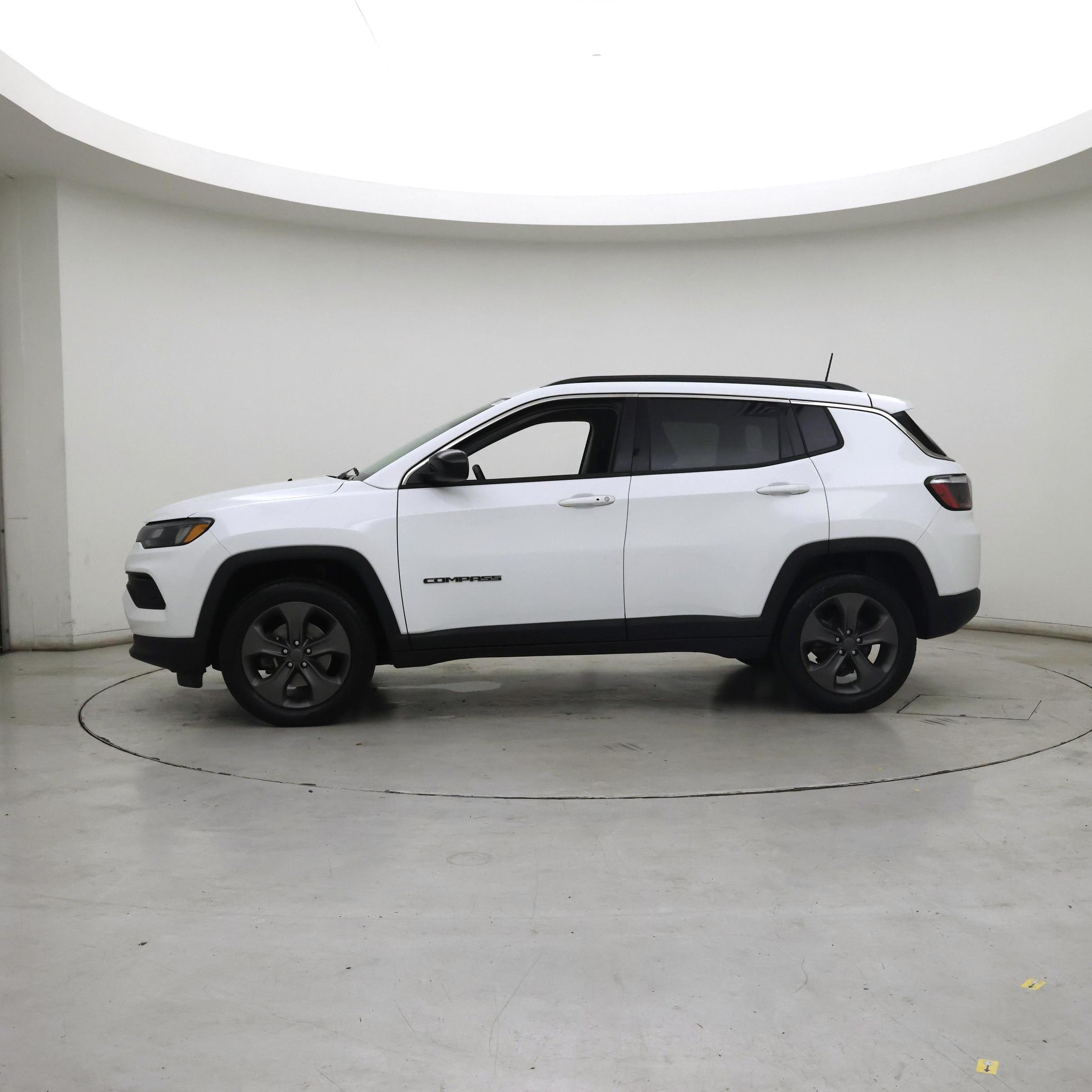 Thumbnail: 2022 Jeep Compass - 3