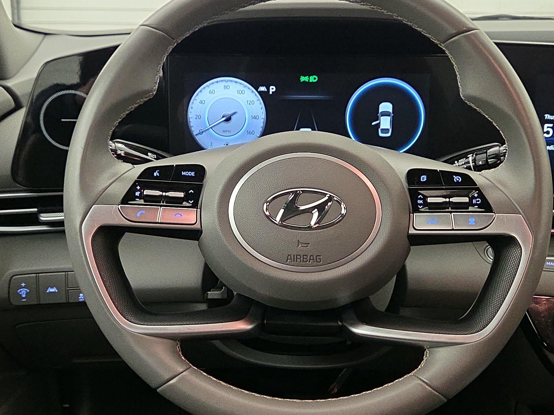 Thumbnail: 2023 Hyundai Elantra - 10