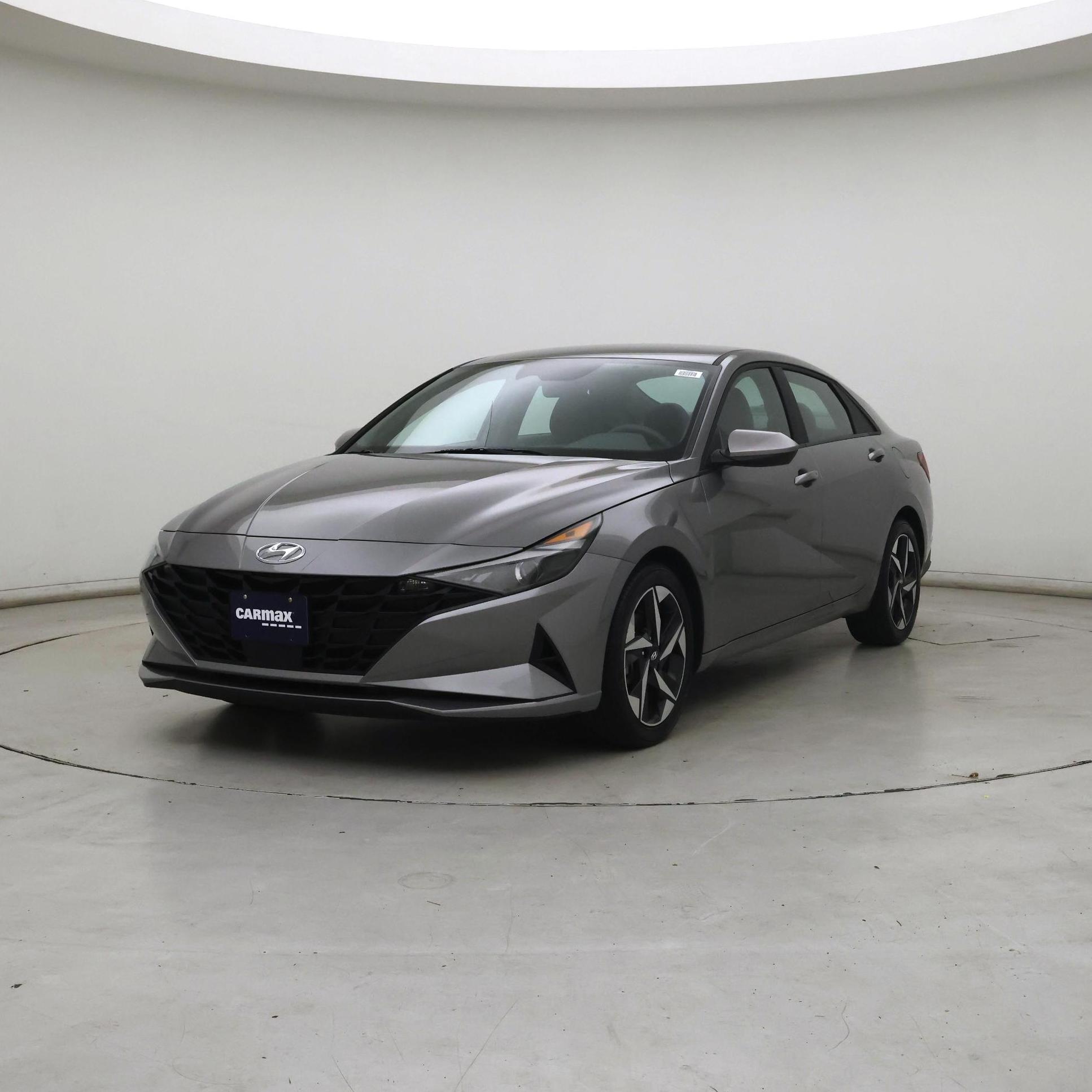 Thumbnail: 2023 Hyundai Elantra - 4