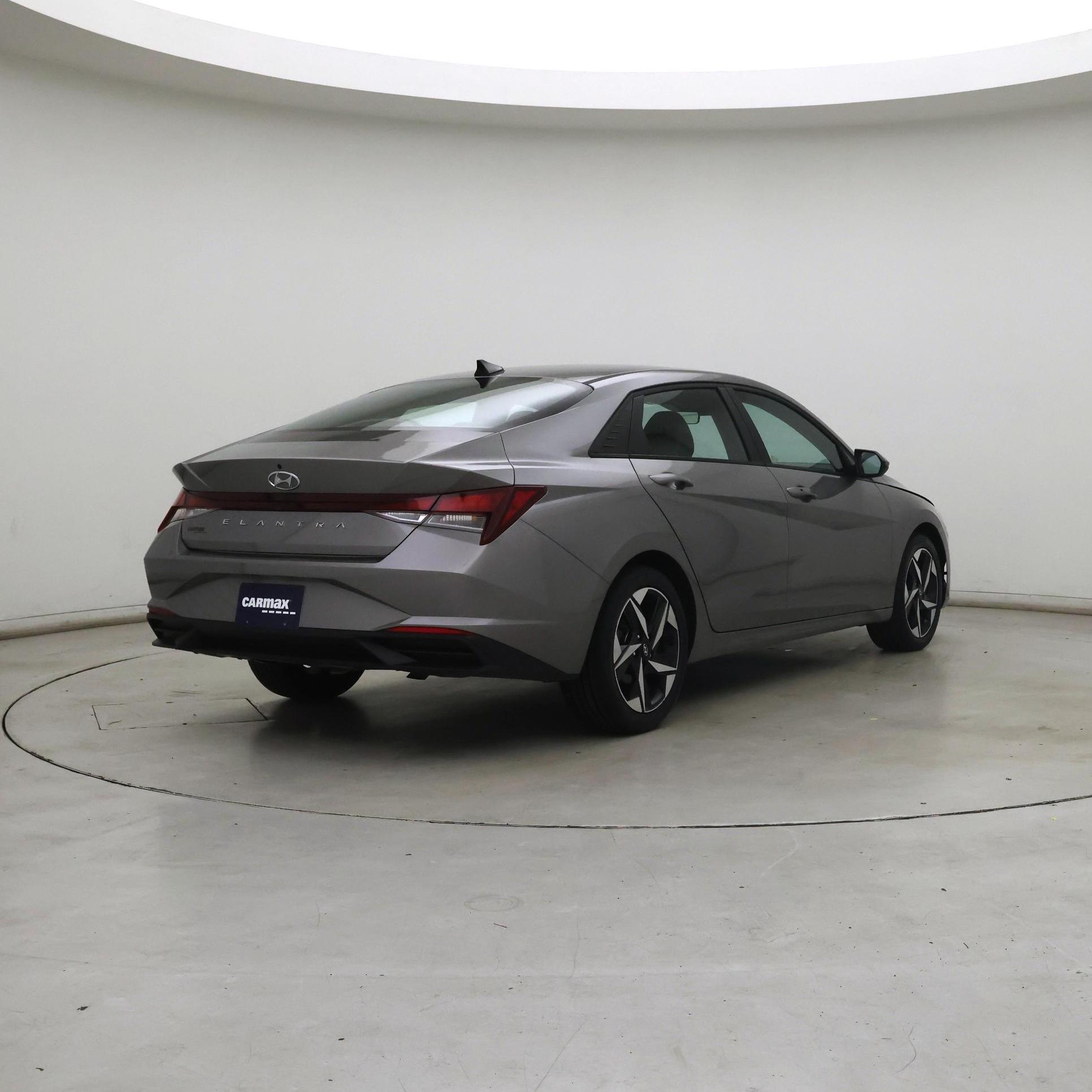 Thumbnail: 2023 Hyundai Elantra - 8
