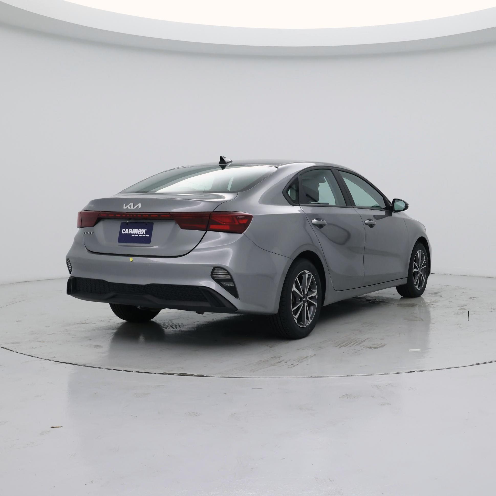 Thumbnail: 2024 Kia Forte - 8