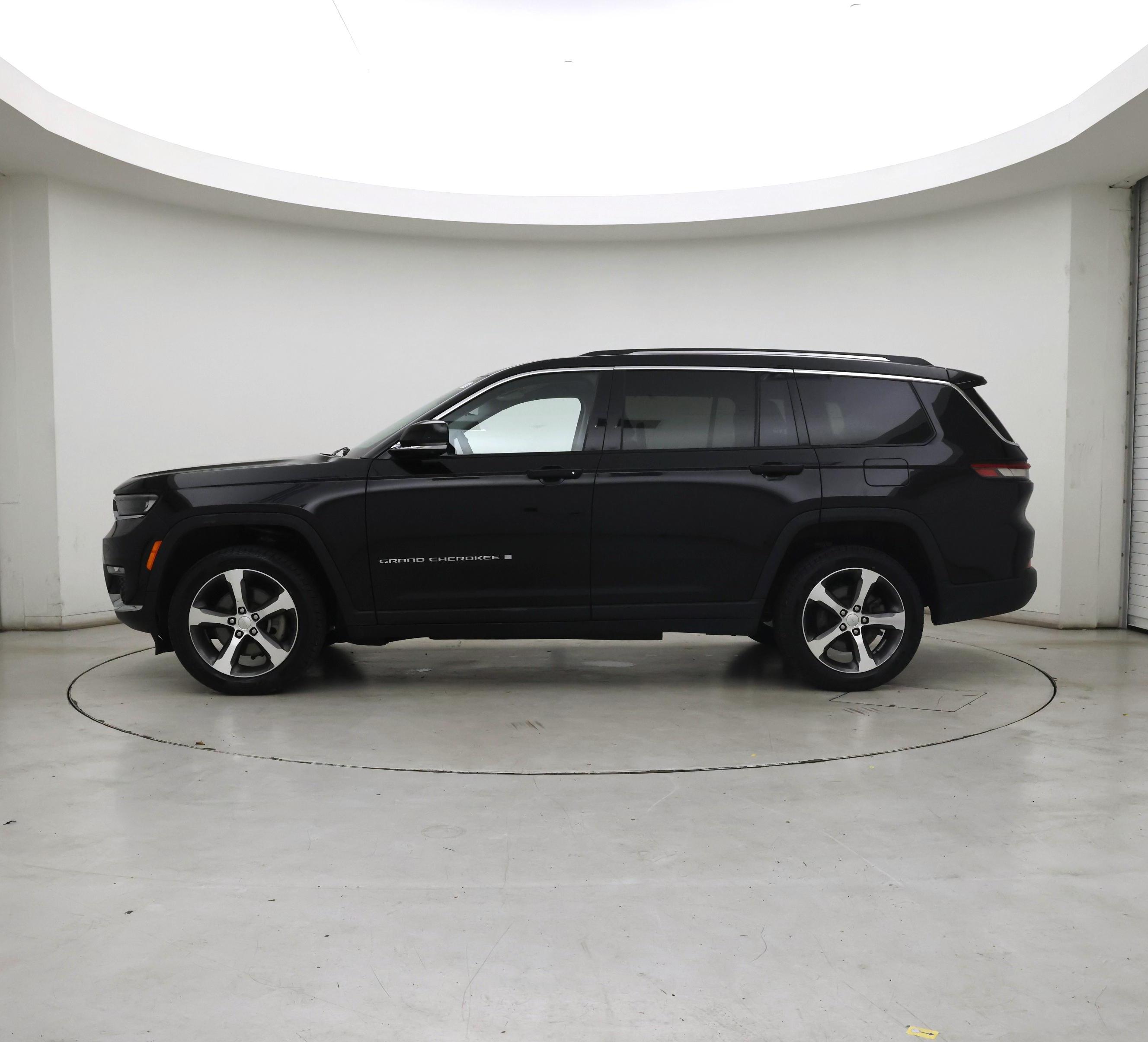 Thumbnail: 2023 Jeep Grand Cherokee L - 3
