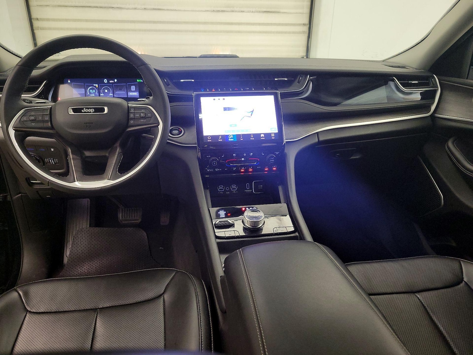 2023 Jeep Grand Cherokee 30th Anniversary 4xe - Photo 10