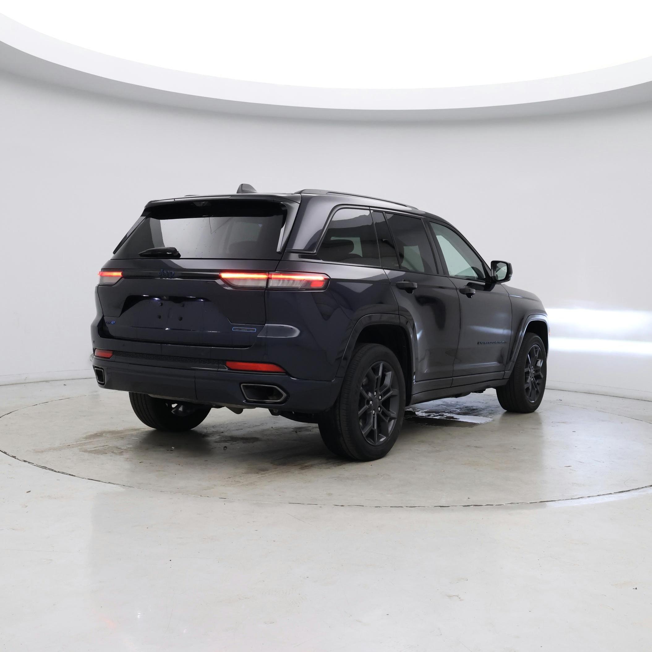 Thumbnail: 2023 Jeep Grand Cherokee - 8