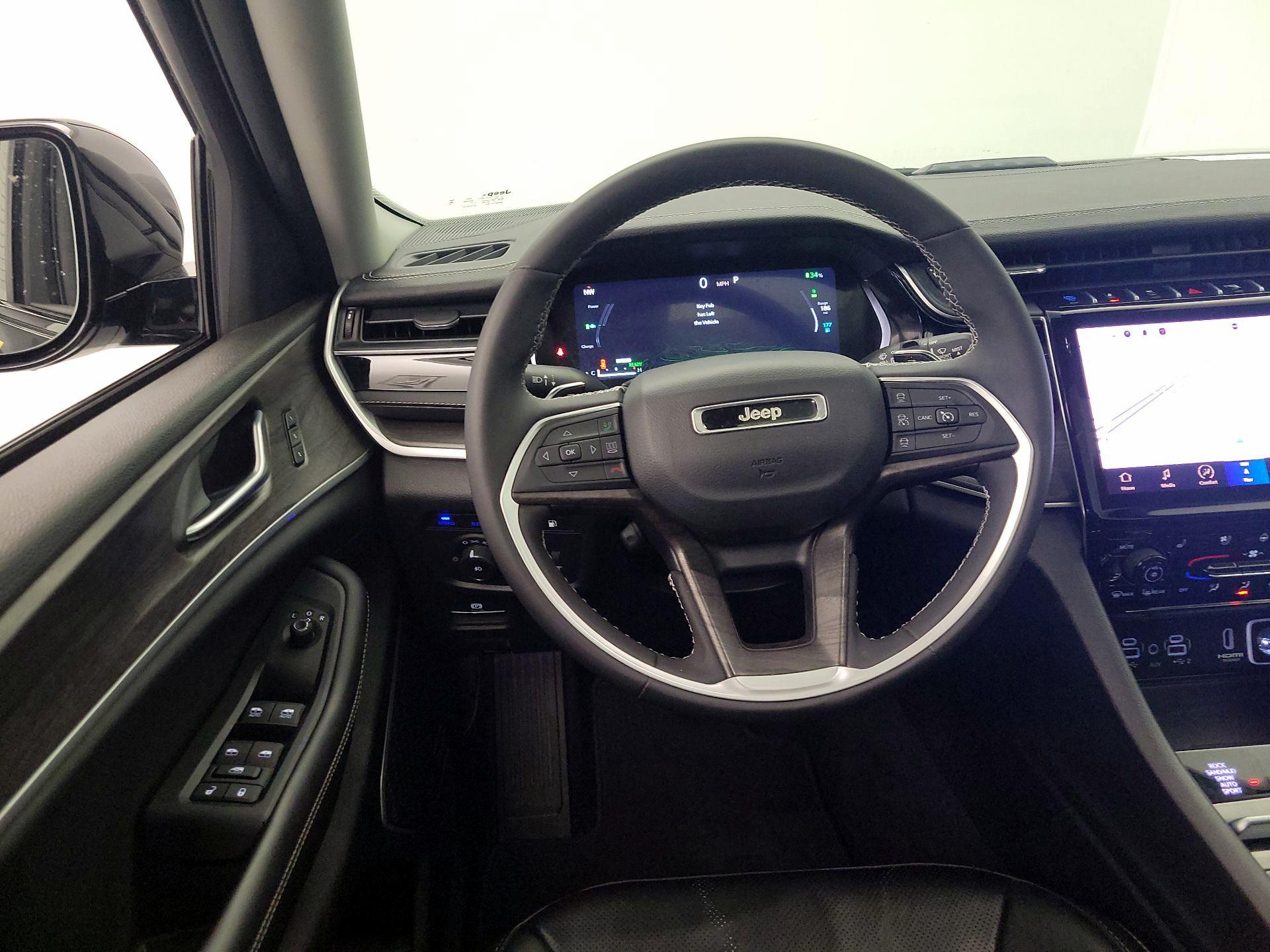 Thumbnail: 2023 Jeep Grand Cherokee - 10