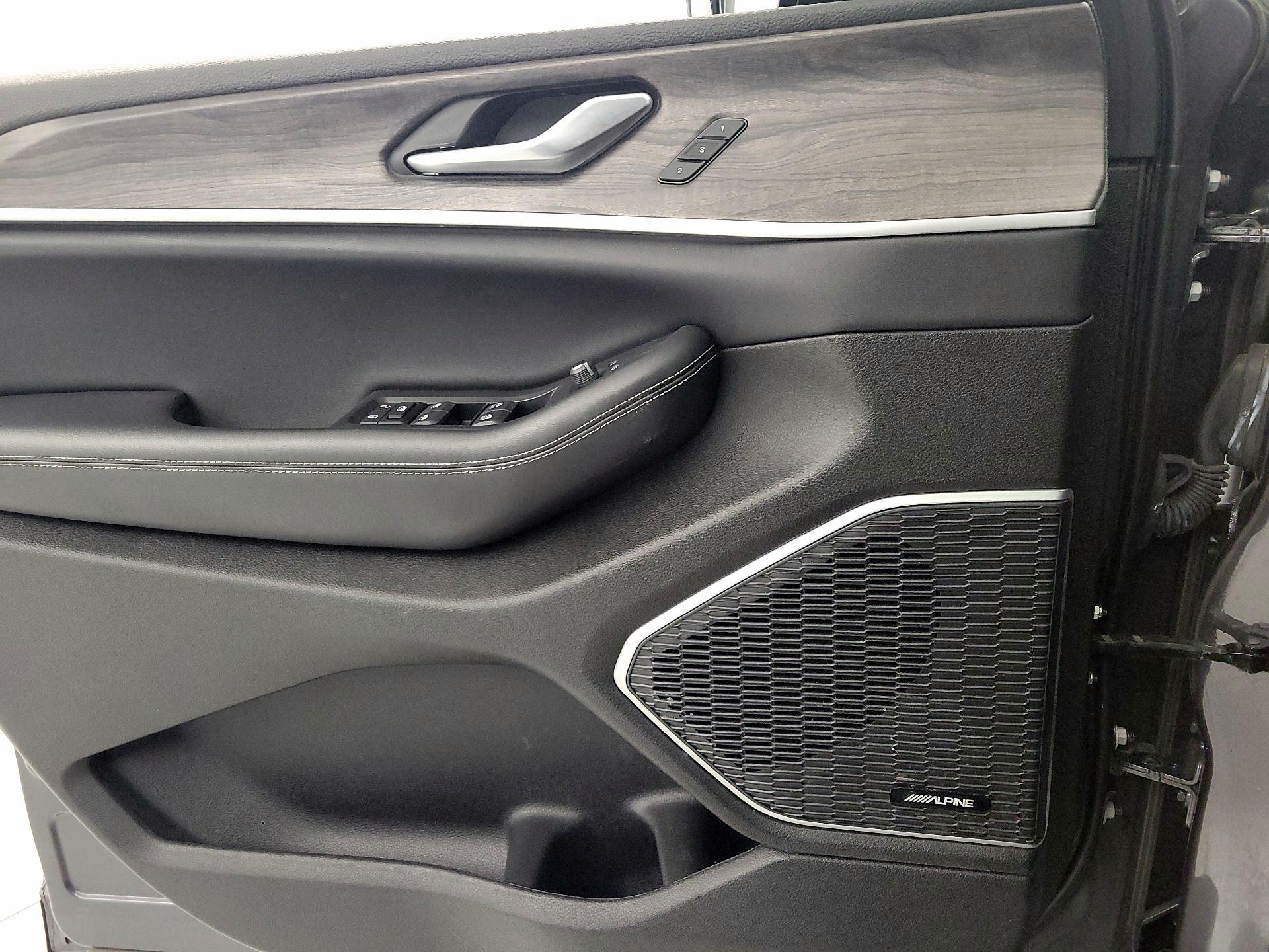 Thumbnail: 2023 Jeep Grand Cherokee - 12