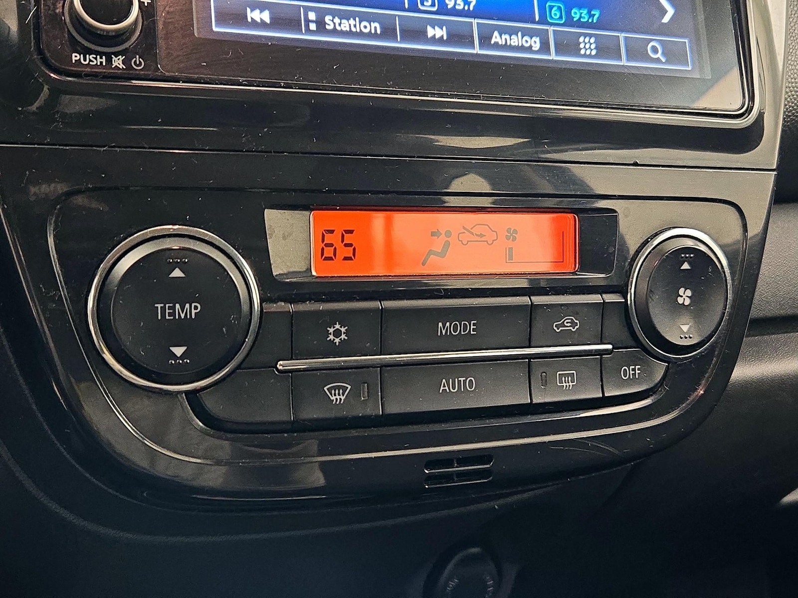 2024 Mitsubishi Mirage ES - Photo 17