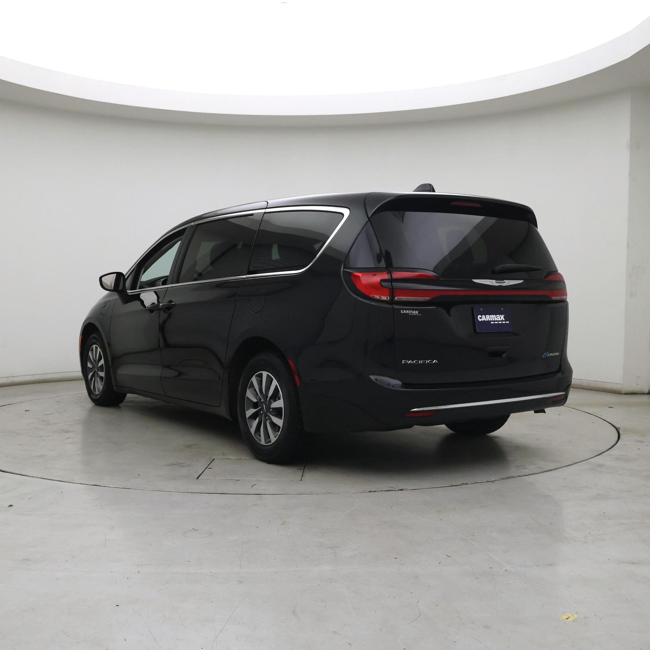Thumbnail: 2023 Chrysler Pacifica - 2