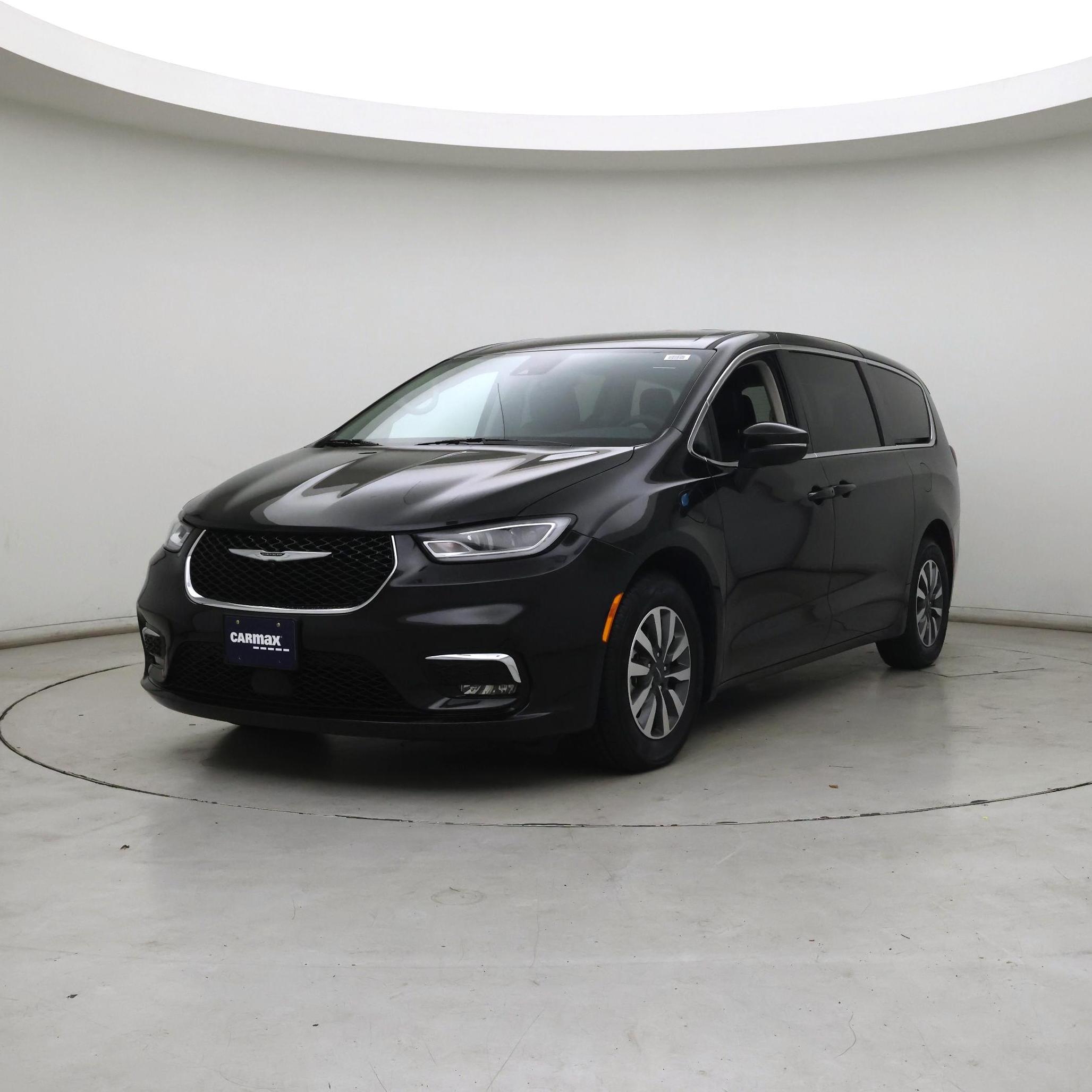 Thumbnail: 2023 Chrysler Pacifica - 4