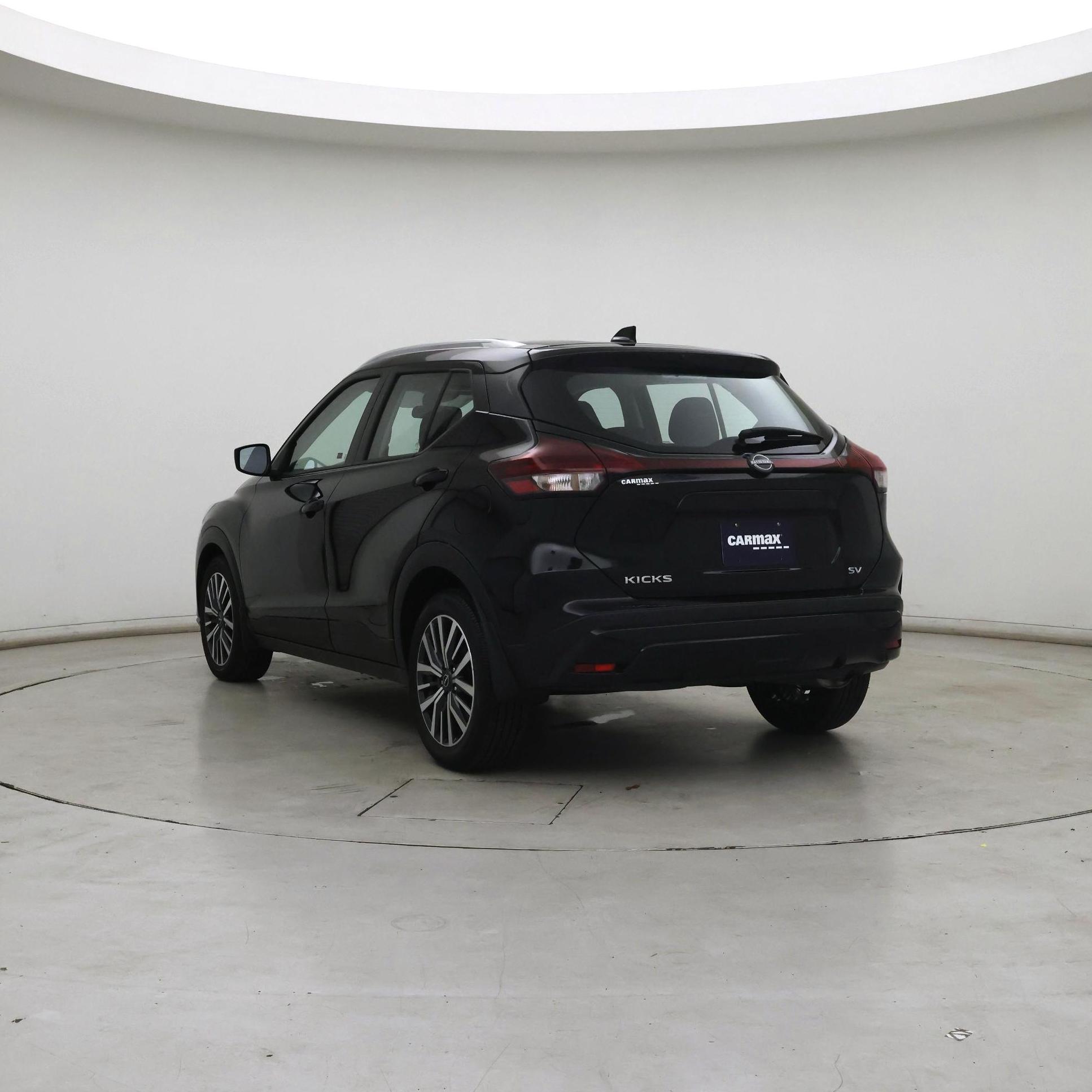 Thumbnail: 2023 Nissan Kicks - 2