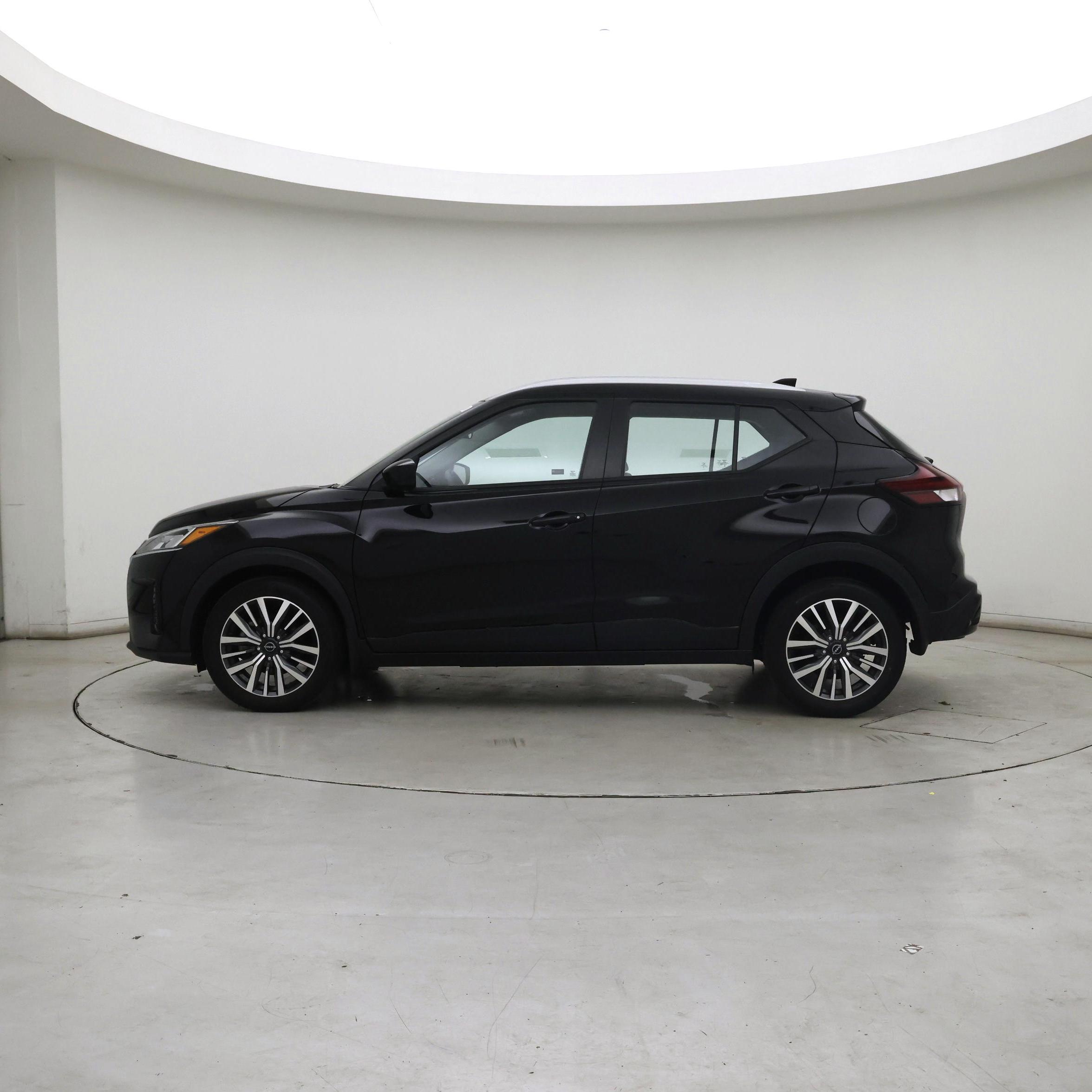 Thumbnail: 2023 Nissan Kicks - 3