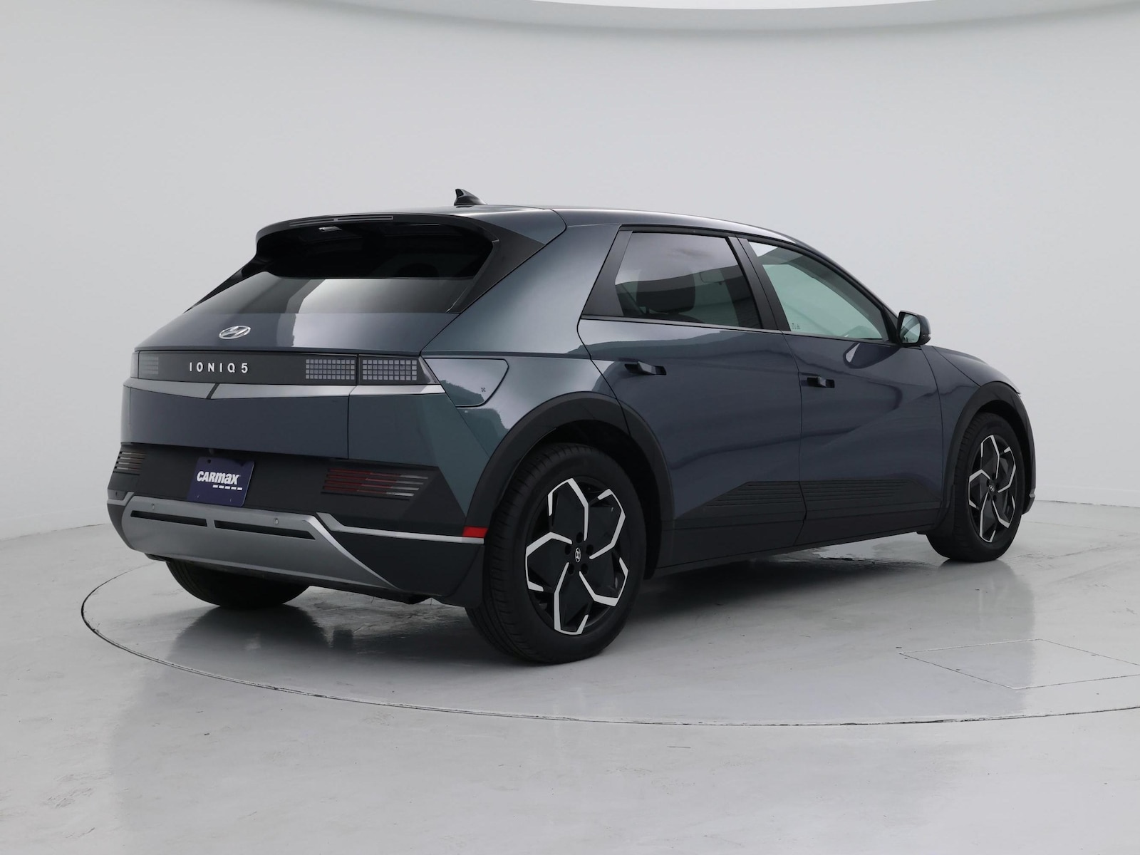 2024 Hyundai IONIQ 5 SE - Photo 9