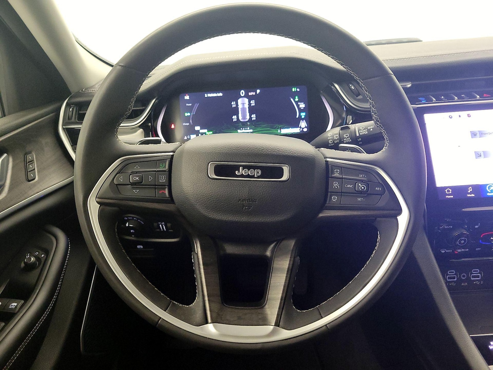 2023 Jeep Grand Cherokee 30th Anniversary 4xe - Photo 11