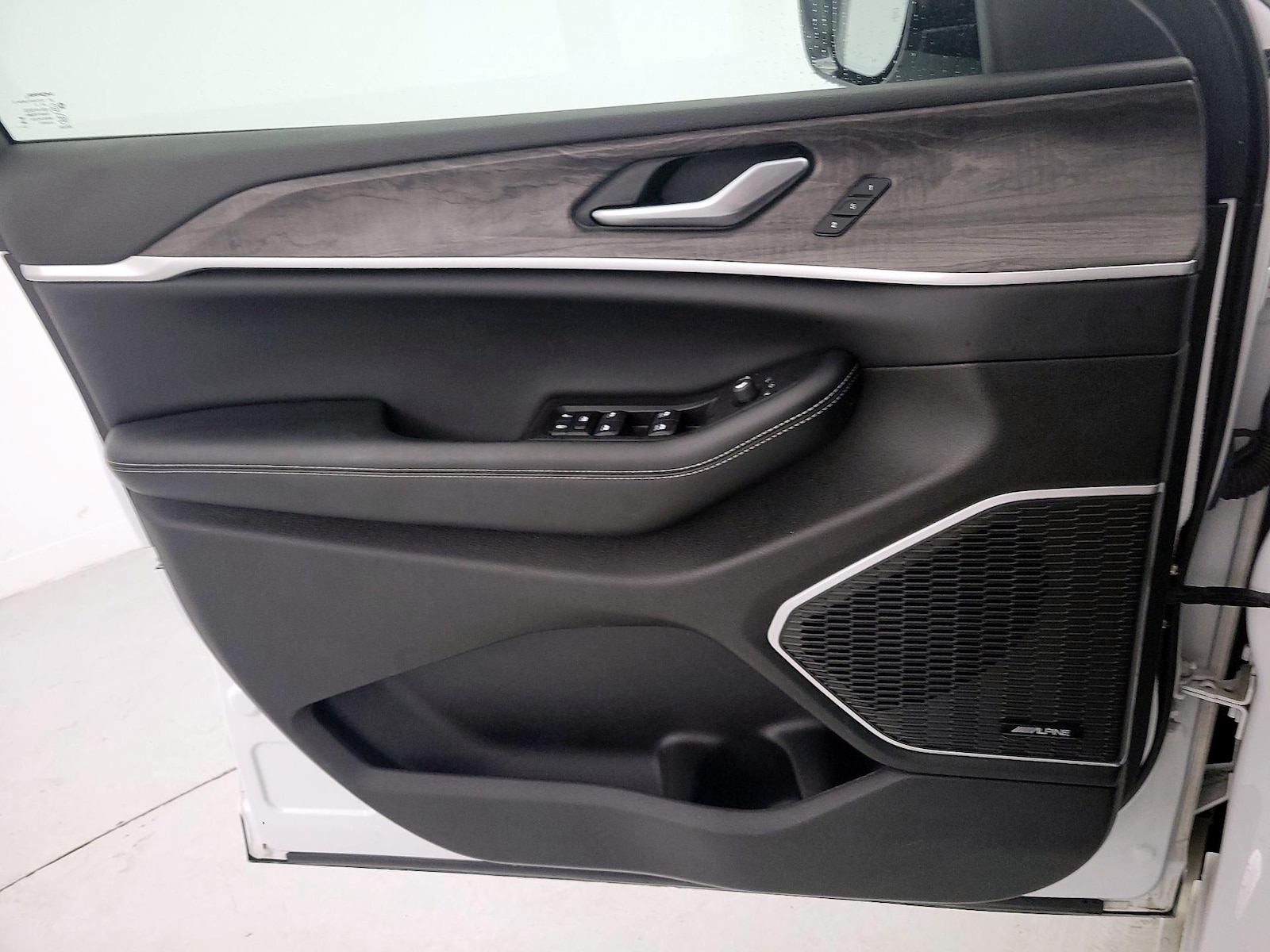 2023 Jeep Grand Cherokee 30th Anniversary 4xe - Photo 13