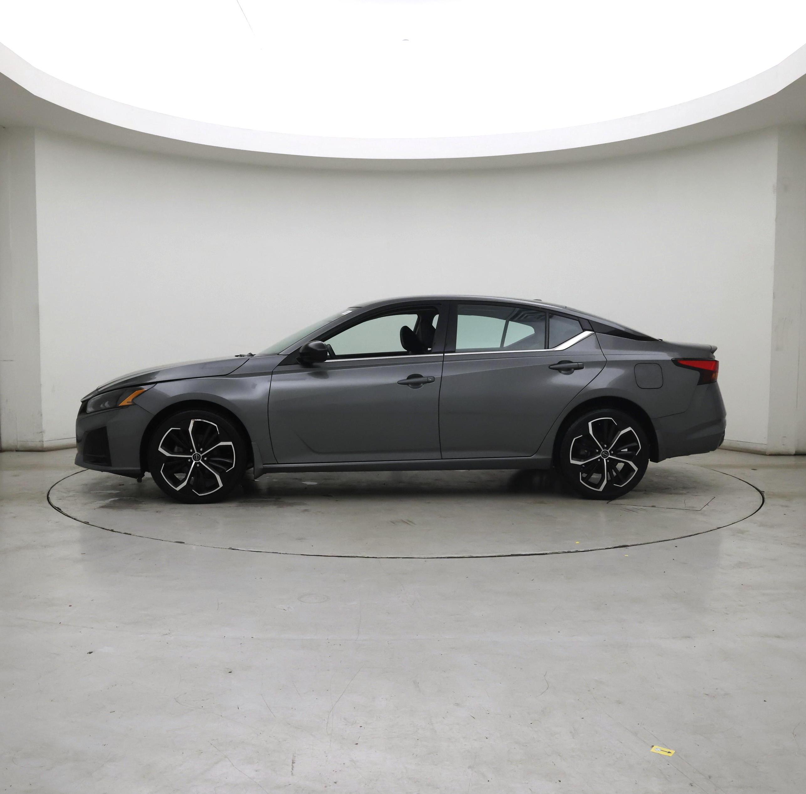 Thumbnail: 2023 Nissan Altima - 3