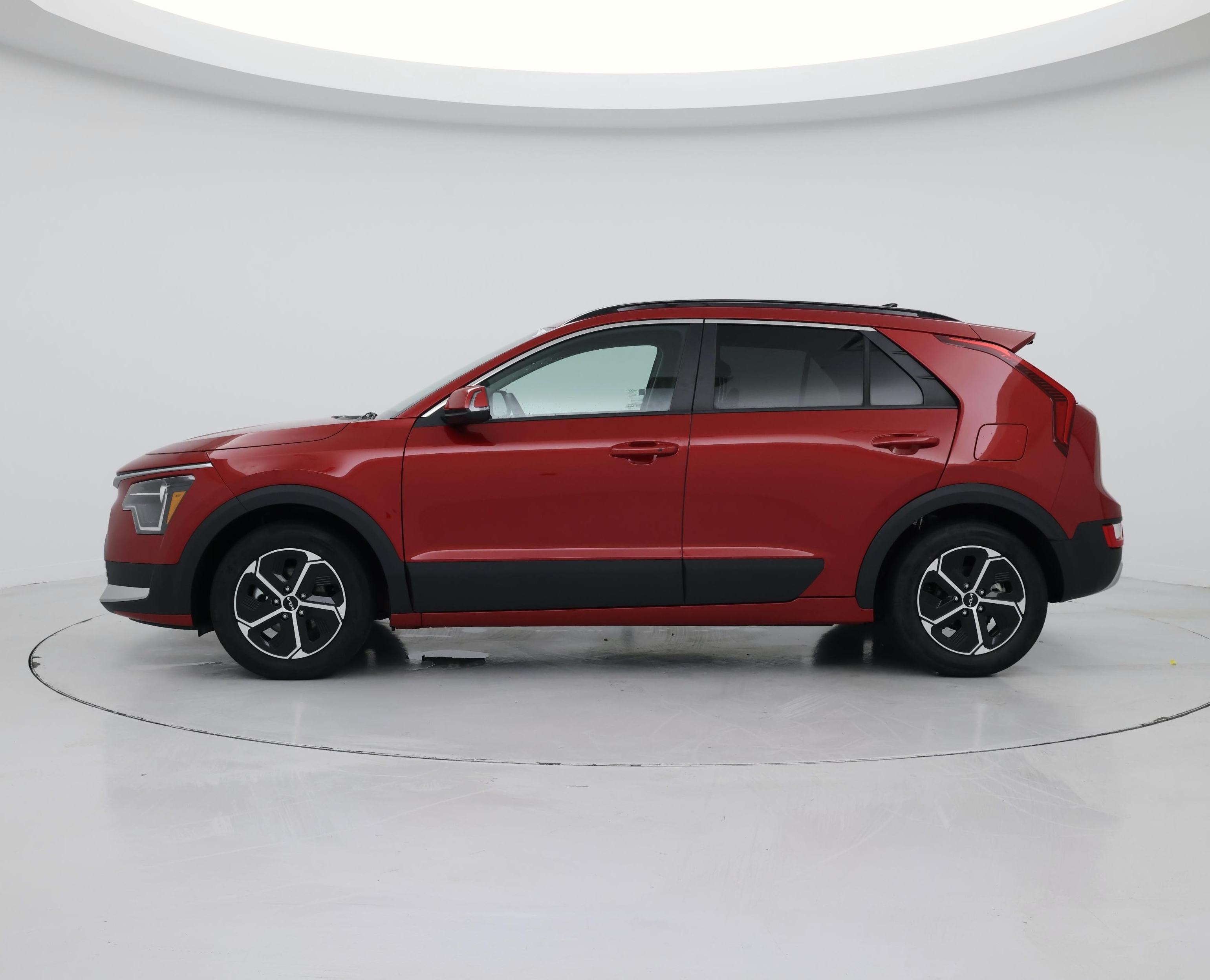 Thumbnail: 2023 Kia Niro - 3