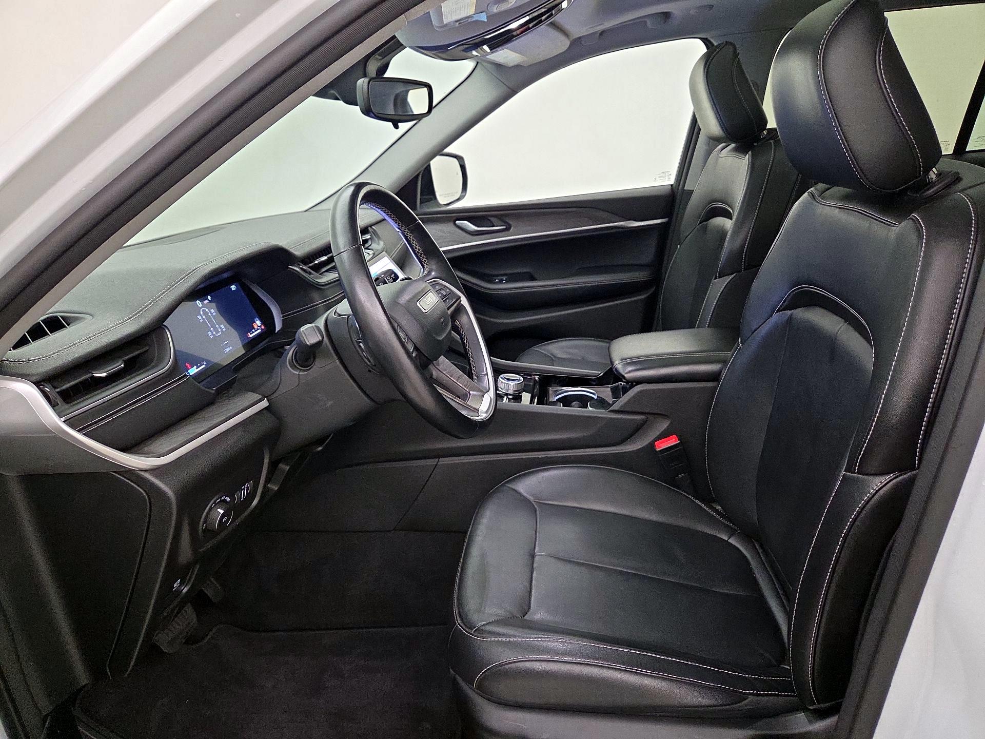 Thumbnail: 2022 Jeep Grand Cherokee - 11