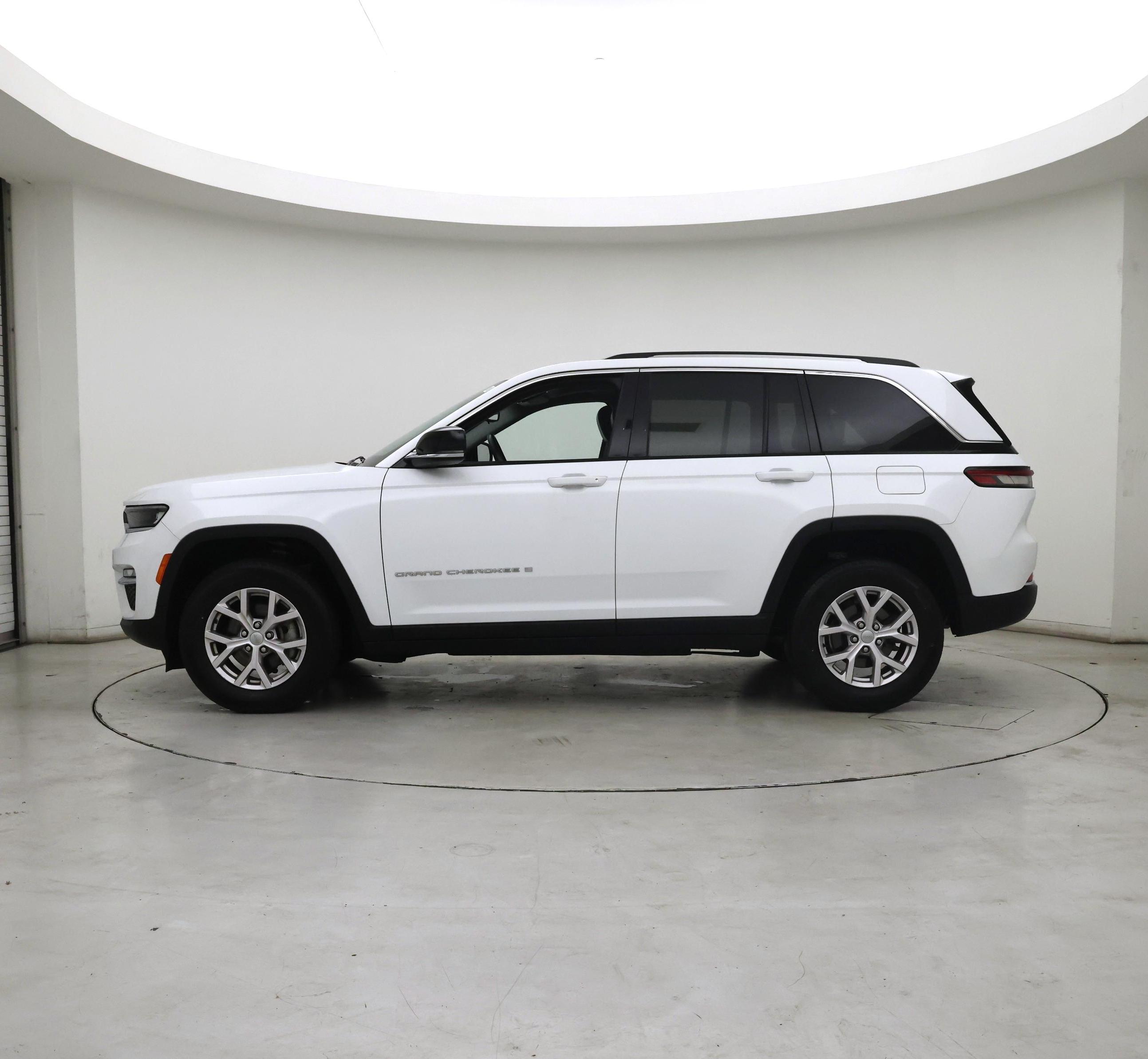 Thumbnail: 2022 Jeep Grand Cherokee - 3