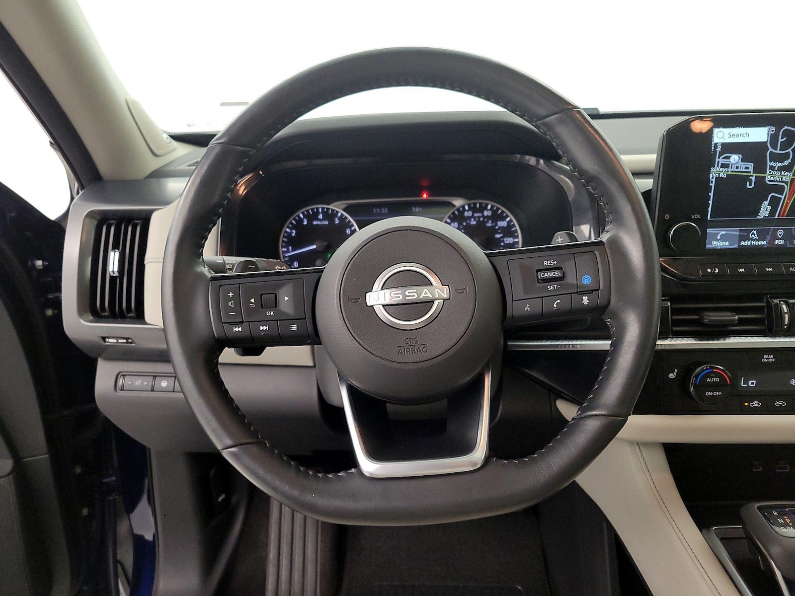 2023 Nissan Pathfinder SL - Photo 11