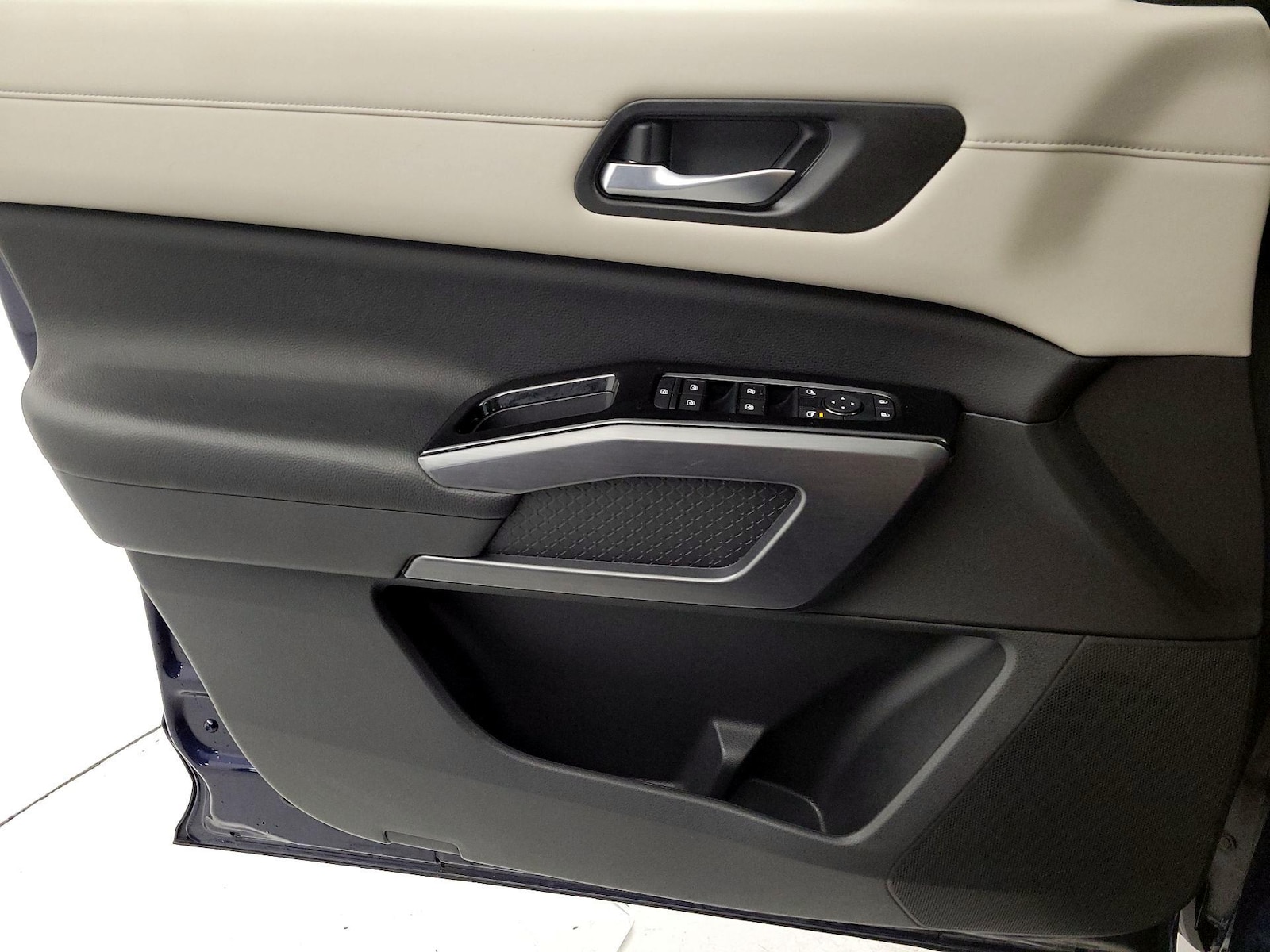 2023 Nissan Pathfinder SL - Photo 13