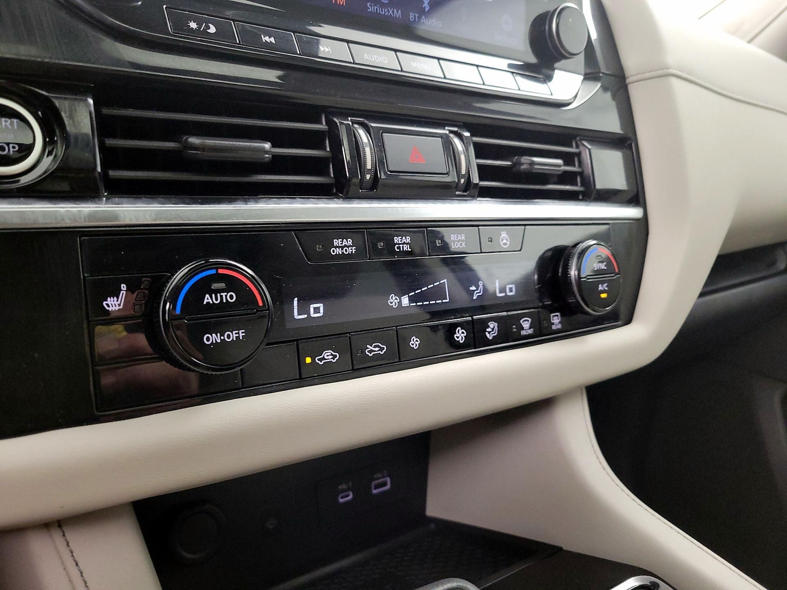 2023 Nissan Pathfinder SL - Photo 18