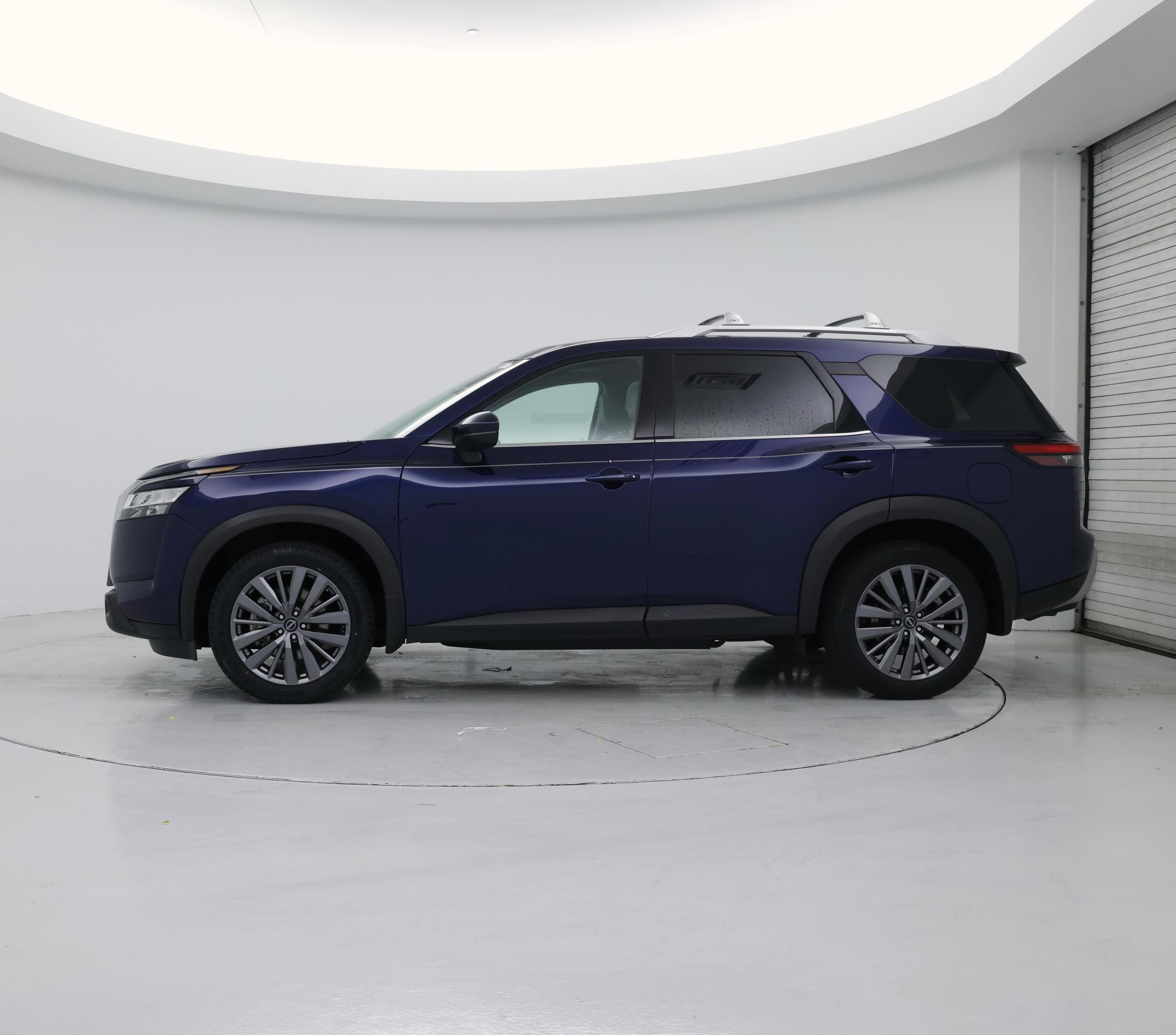 Thumbnail: 2023 Nissan Pathfinder - 3