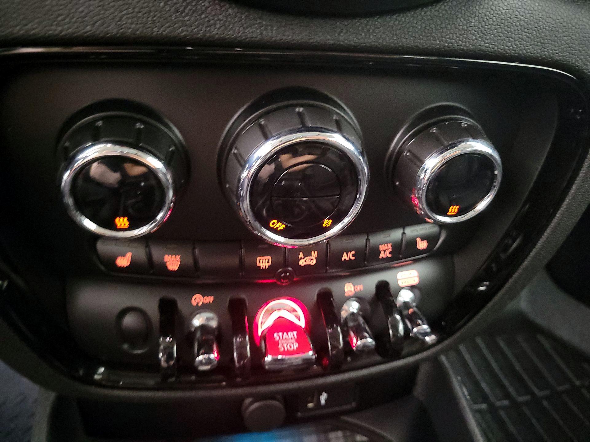 Thumbnail: 2020 MINI Cooper Clubman - 17