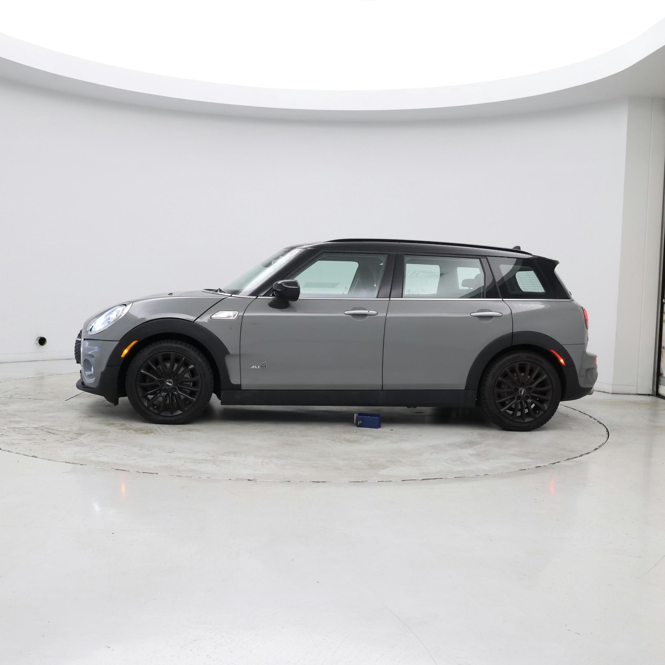 Thumbnail: 2020 MINI Cooper Clubman - 2