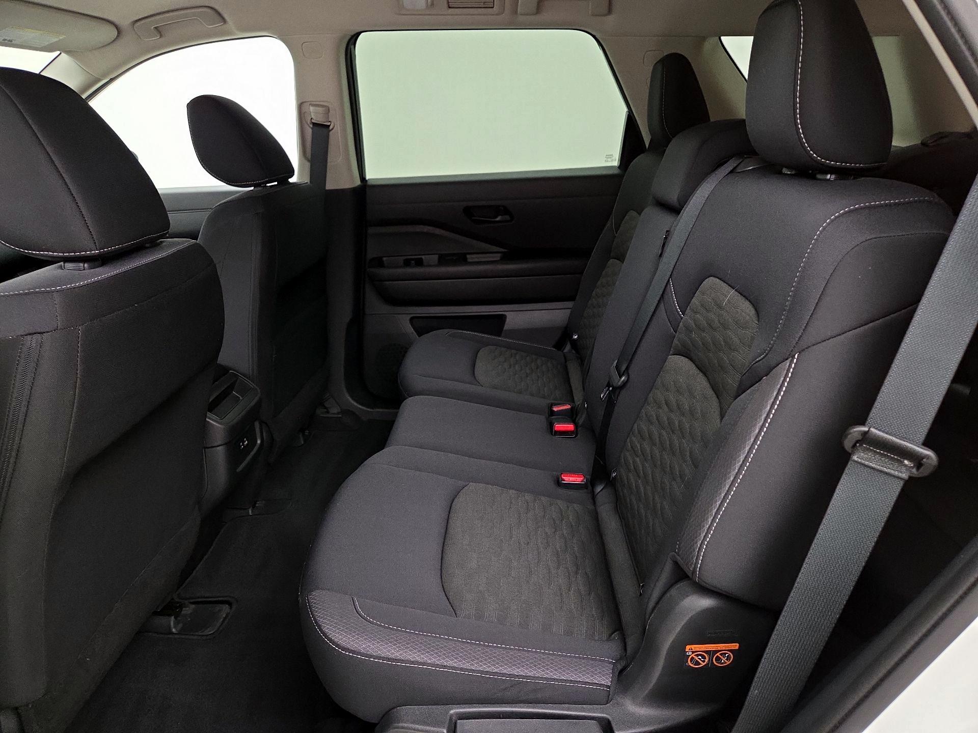Thumbnail: 2023 Nissan Pathfinder - 18