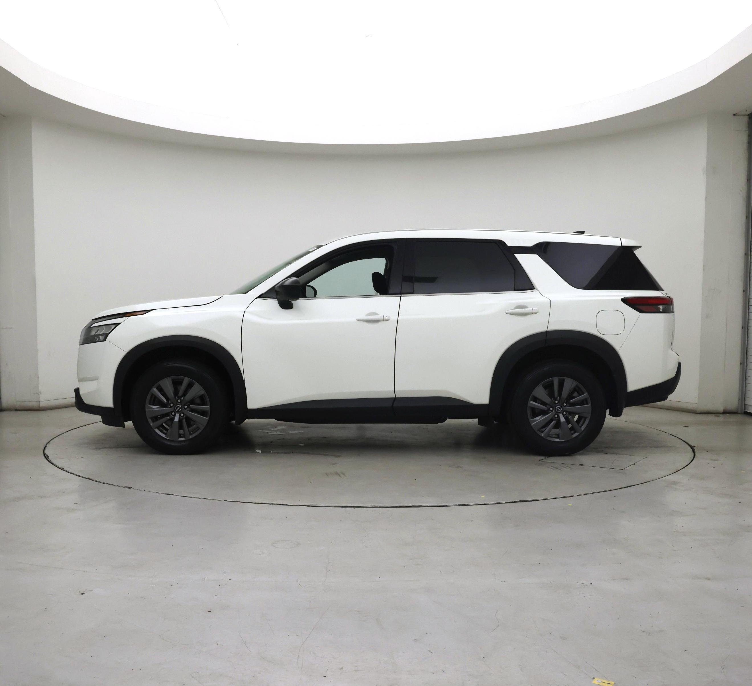 Thumbnail: 2023 Nissan Pathfinder - 3
