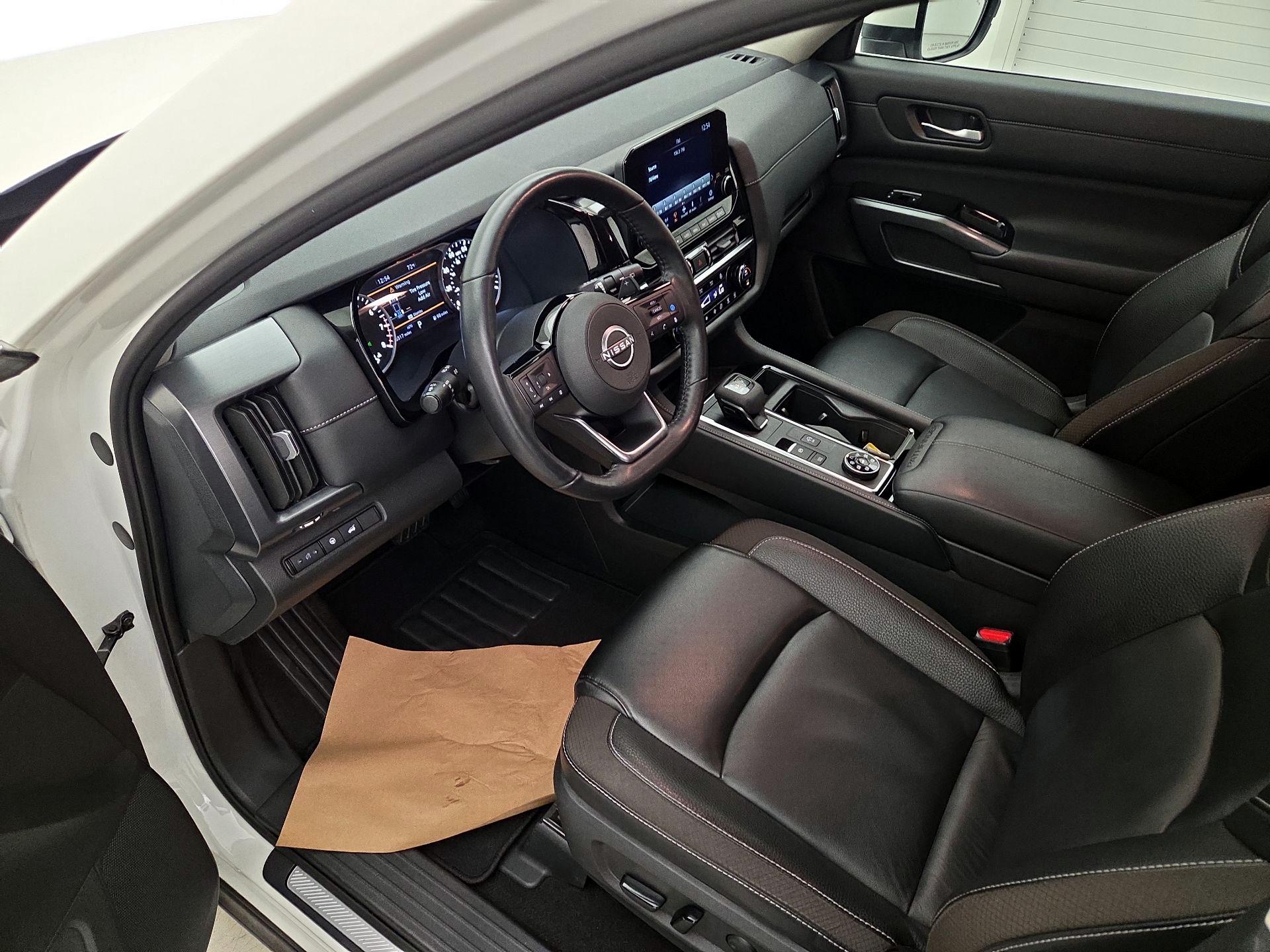 Thumbnail: 2023 Nissan Pathfinder - 11