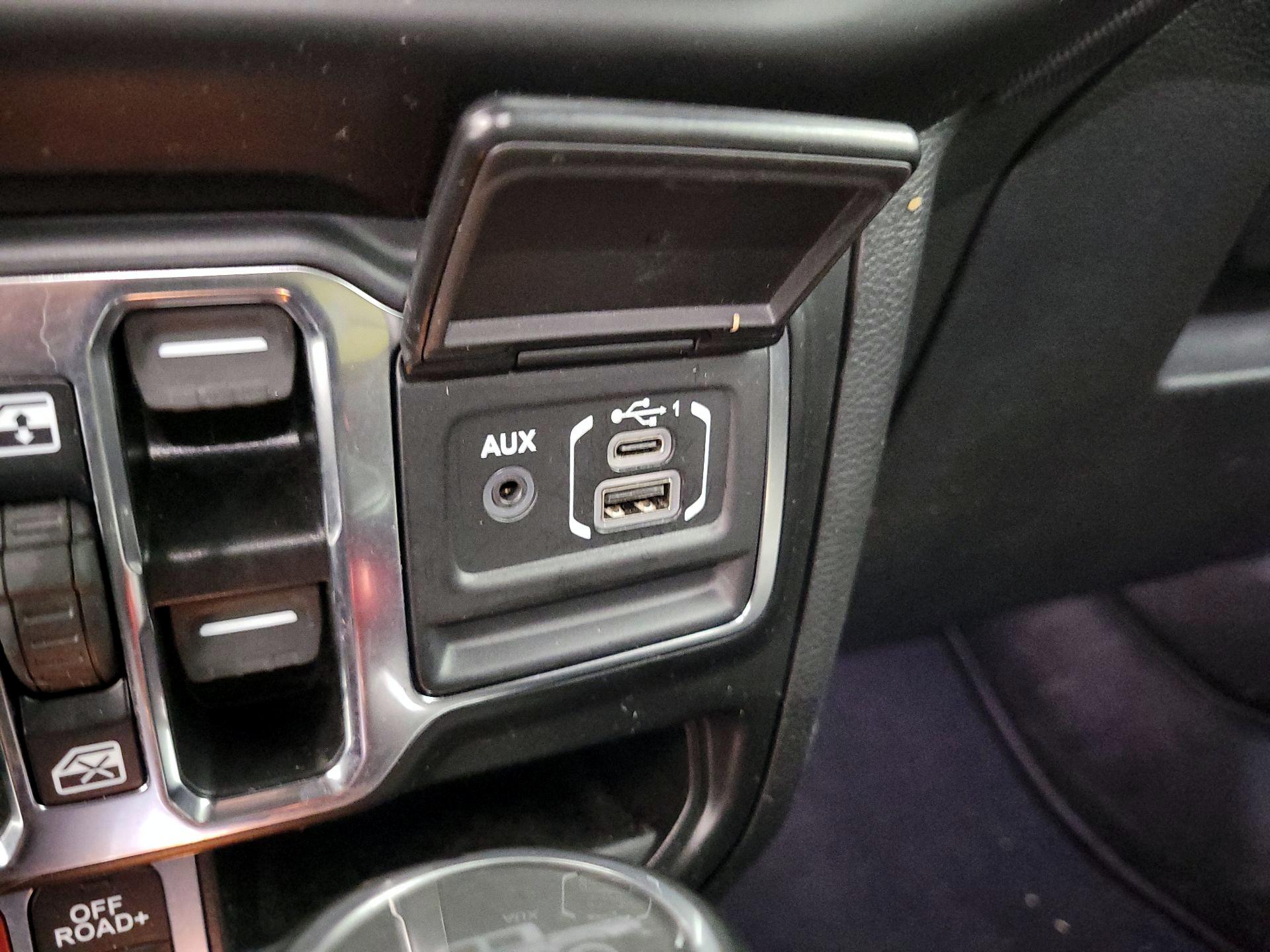 Thumbnail: 2022 Jeep Gladiator - 17