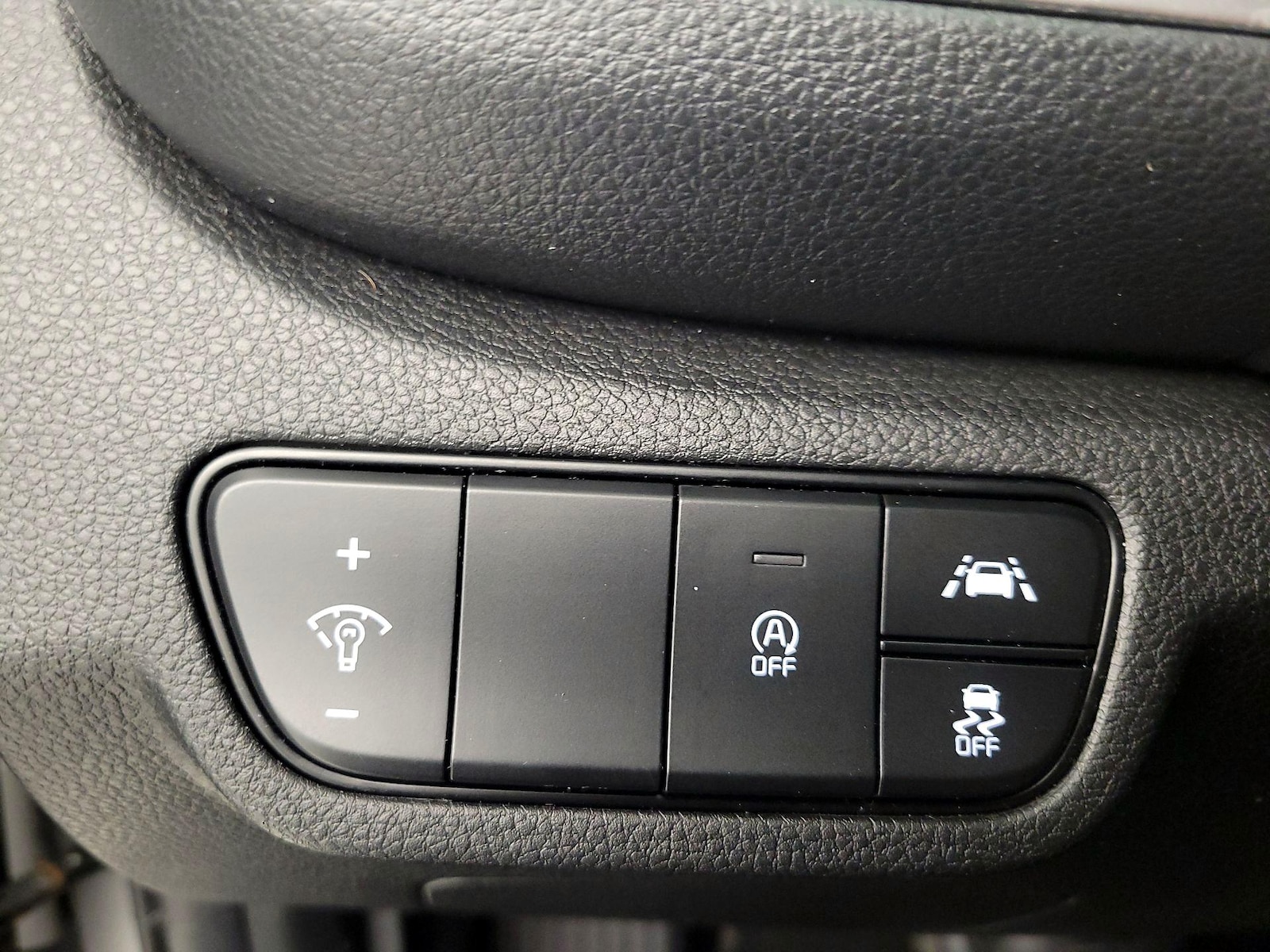 2023 Kia Seltos SX - Photo 14