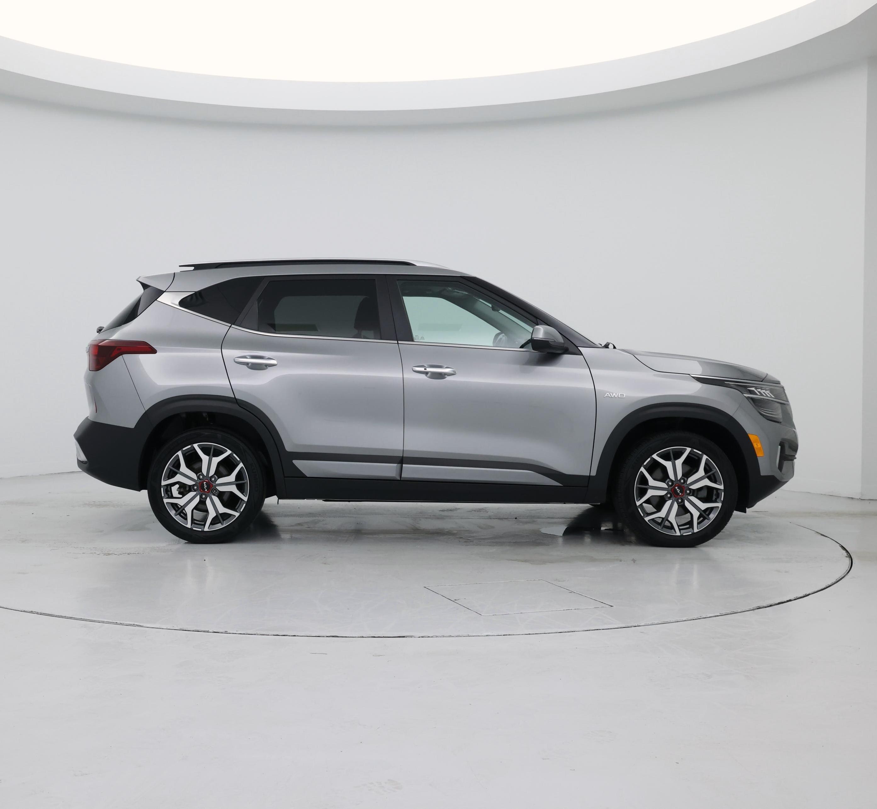 Thumbnail: 2023 Kia Seltos - 7