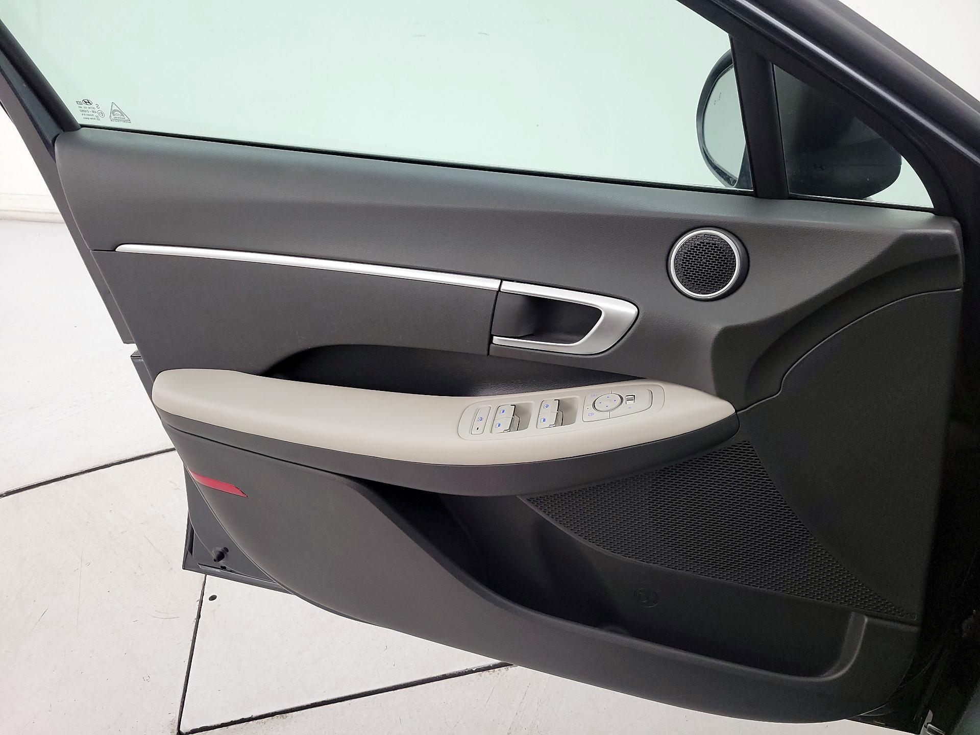 Thumbnail: 2023 Hyundai Sonata - 12