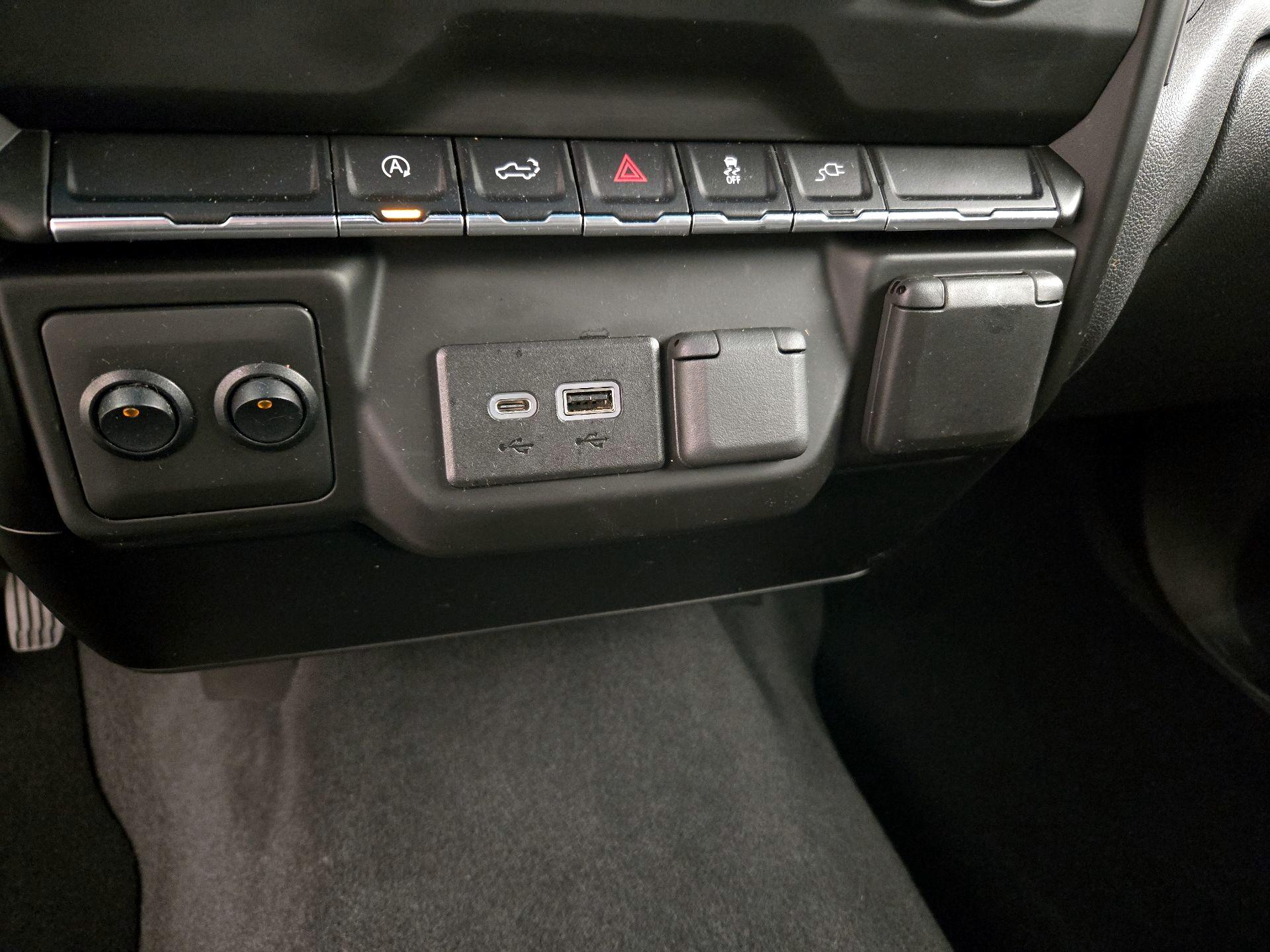 Thumbnail: 2021 Chevrolet Silverado 1500 - 19
