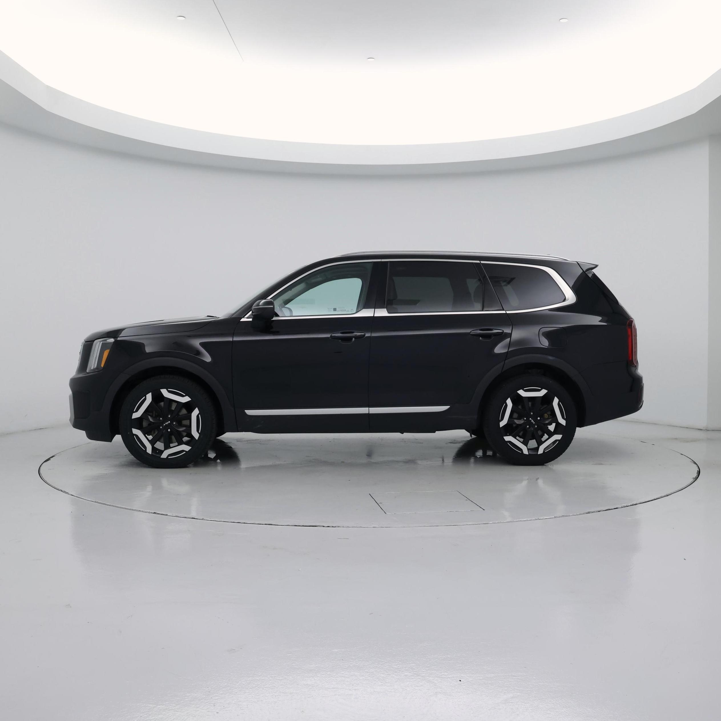 Thumbnail: 2023 Kia Telluride - 3
