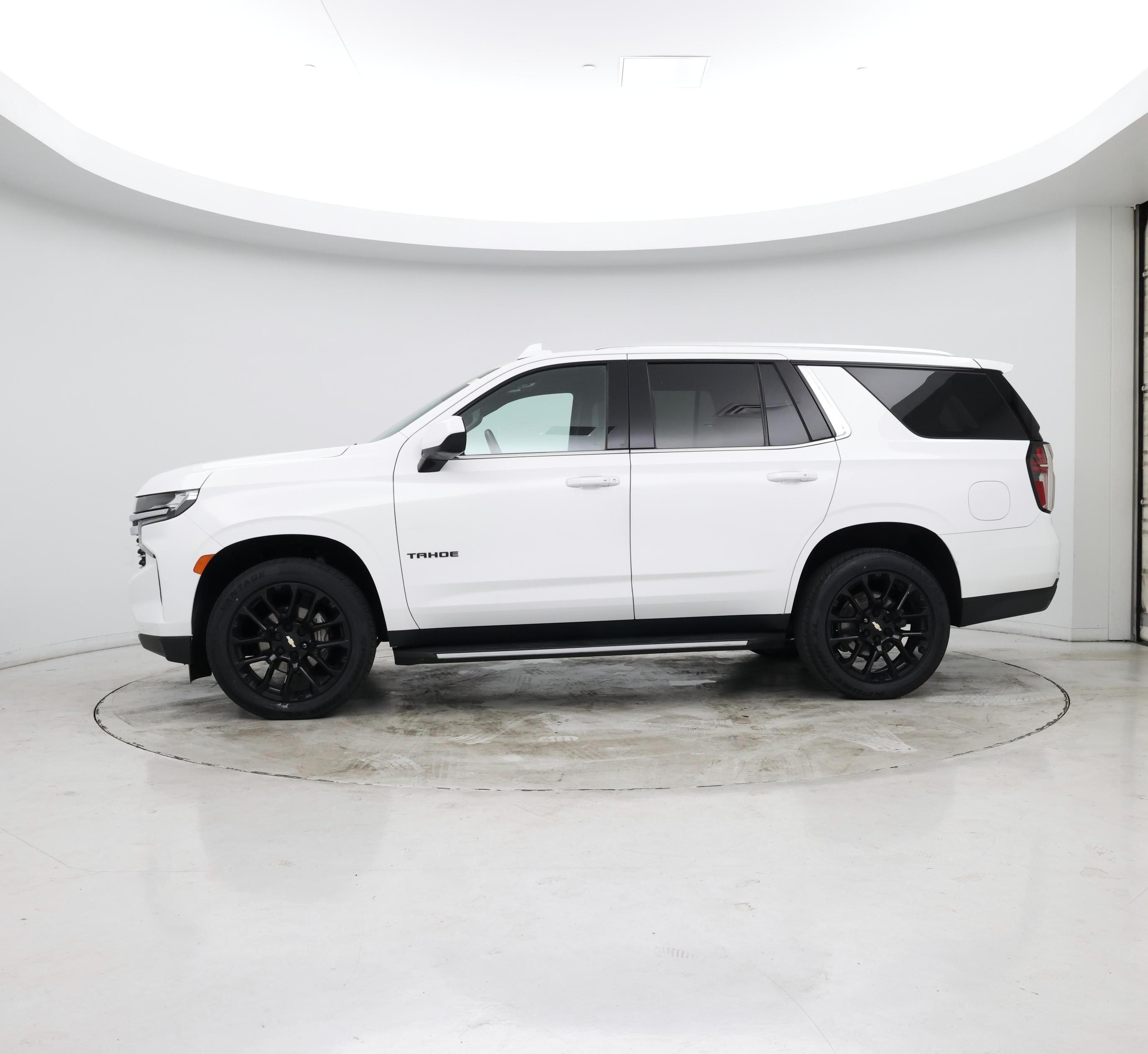 Thumbnail: 2022 Chevrolet Tahoe - 2