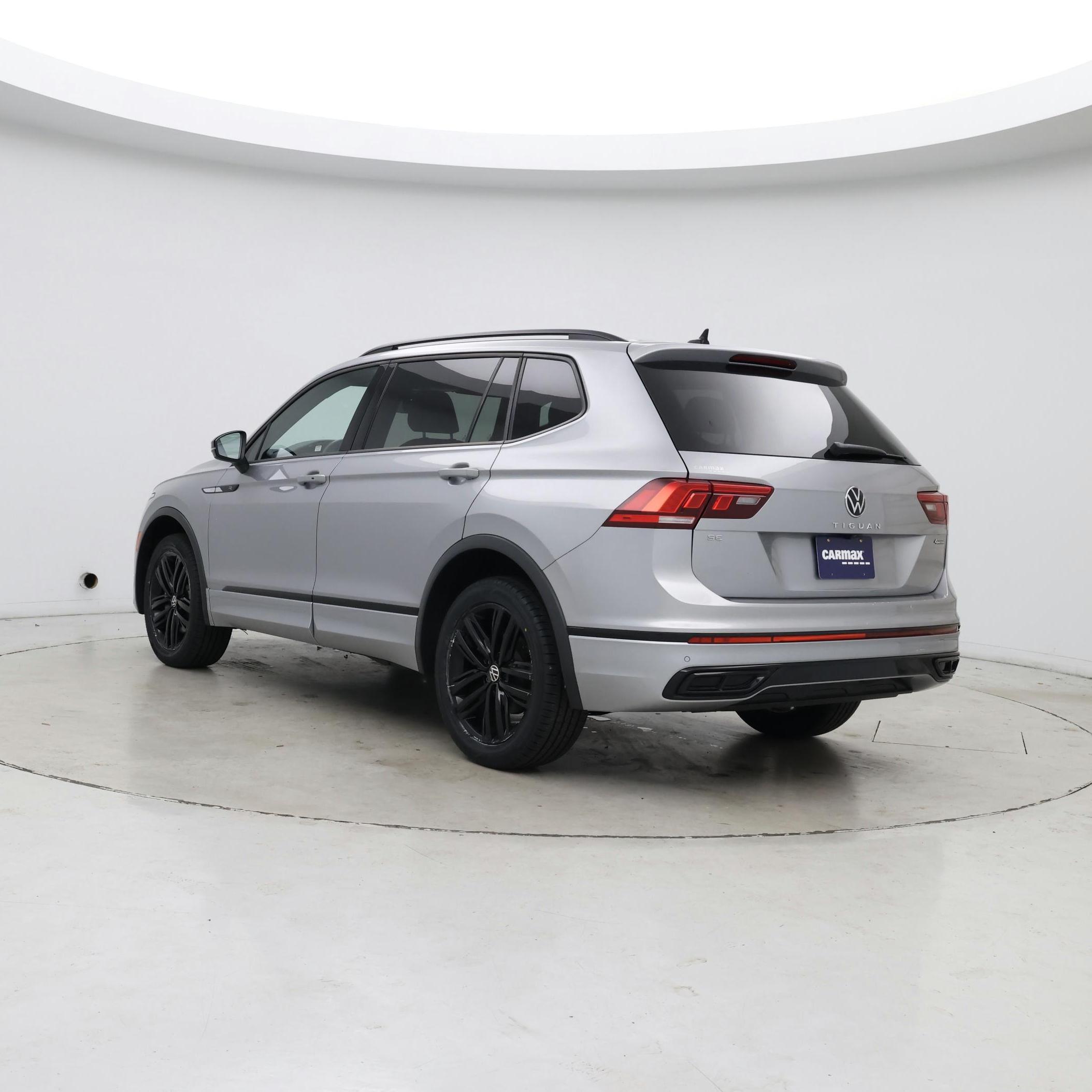 Thumbnail: 2022 Volkswagen Tiguan - 2