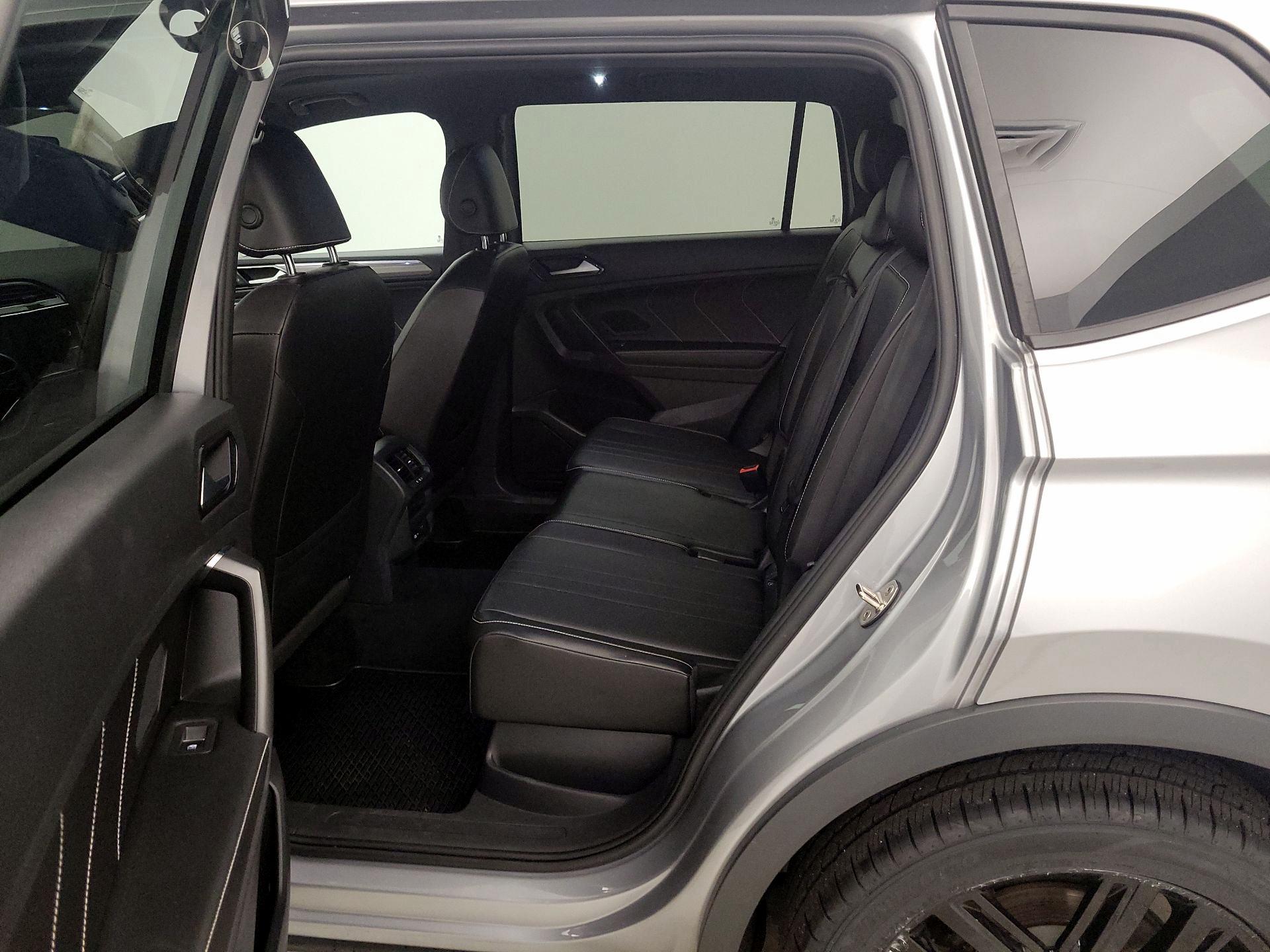 Thumbnail: 2022 Volkswagen Tiguan - 19