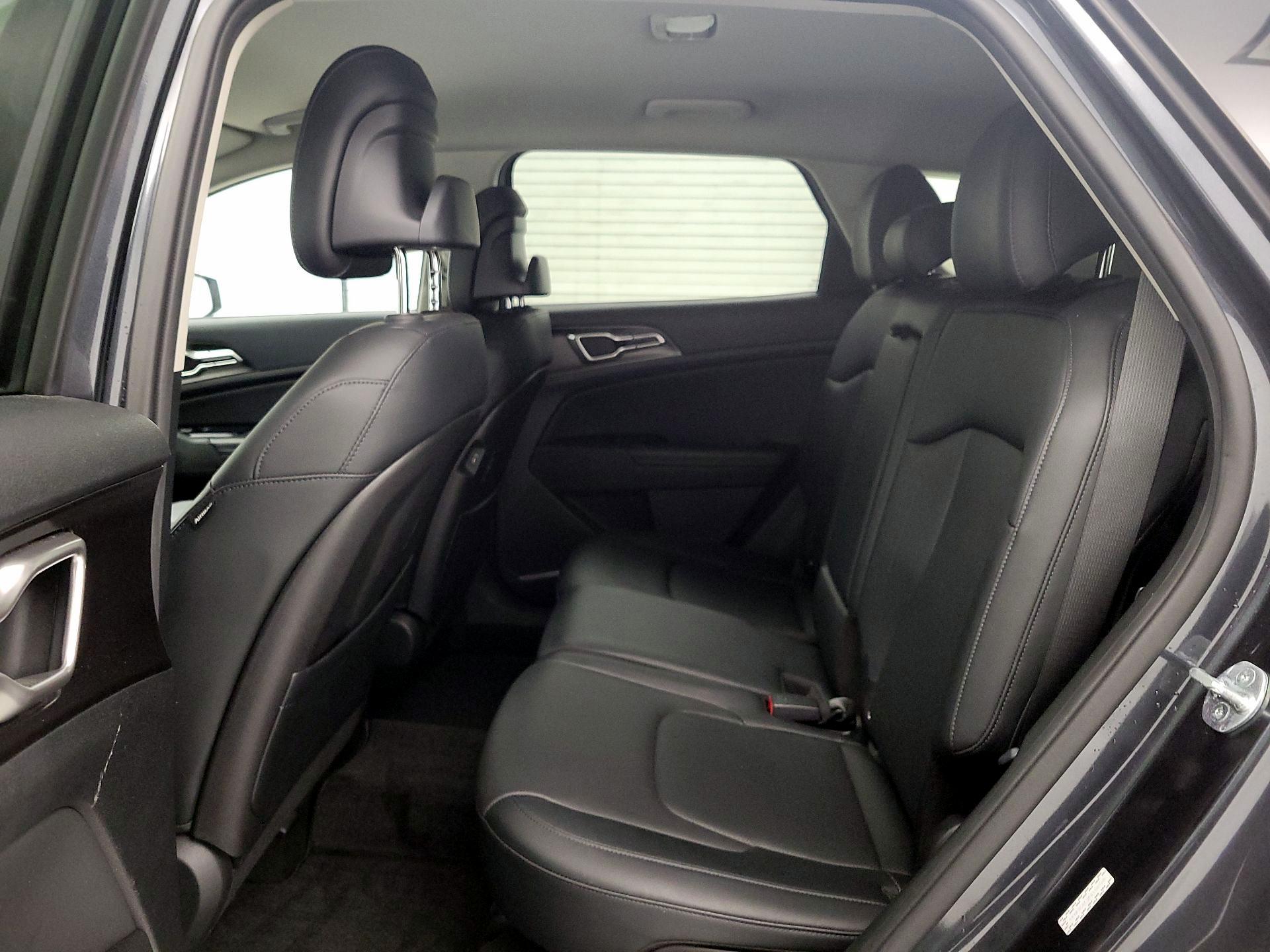Thumbnail: 2023 Kia Sportage - 20